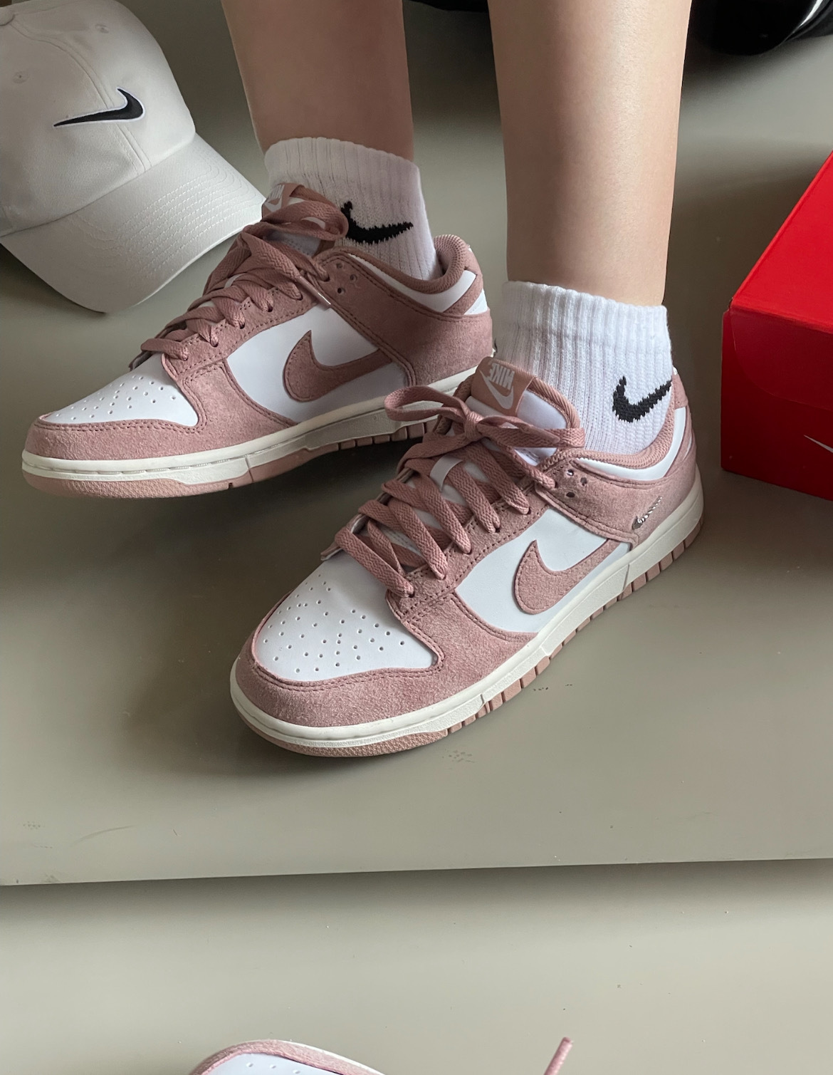 女鞋 NIKE DUNK LOW 'Metallic Silver' 玫瑰粉 金屬小勾 麂皮 復古 運動 休閒鞋【IB4417-102】