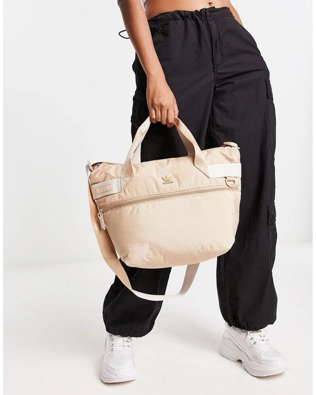 【預購】LL07121606 Adidas Originals 小托特包