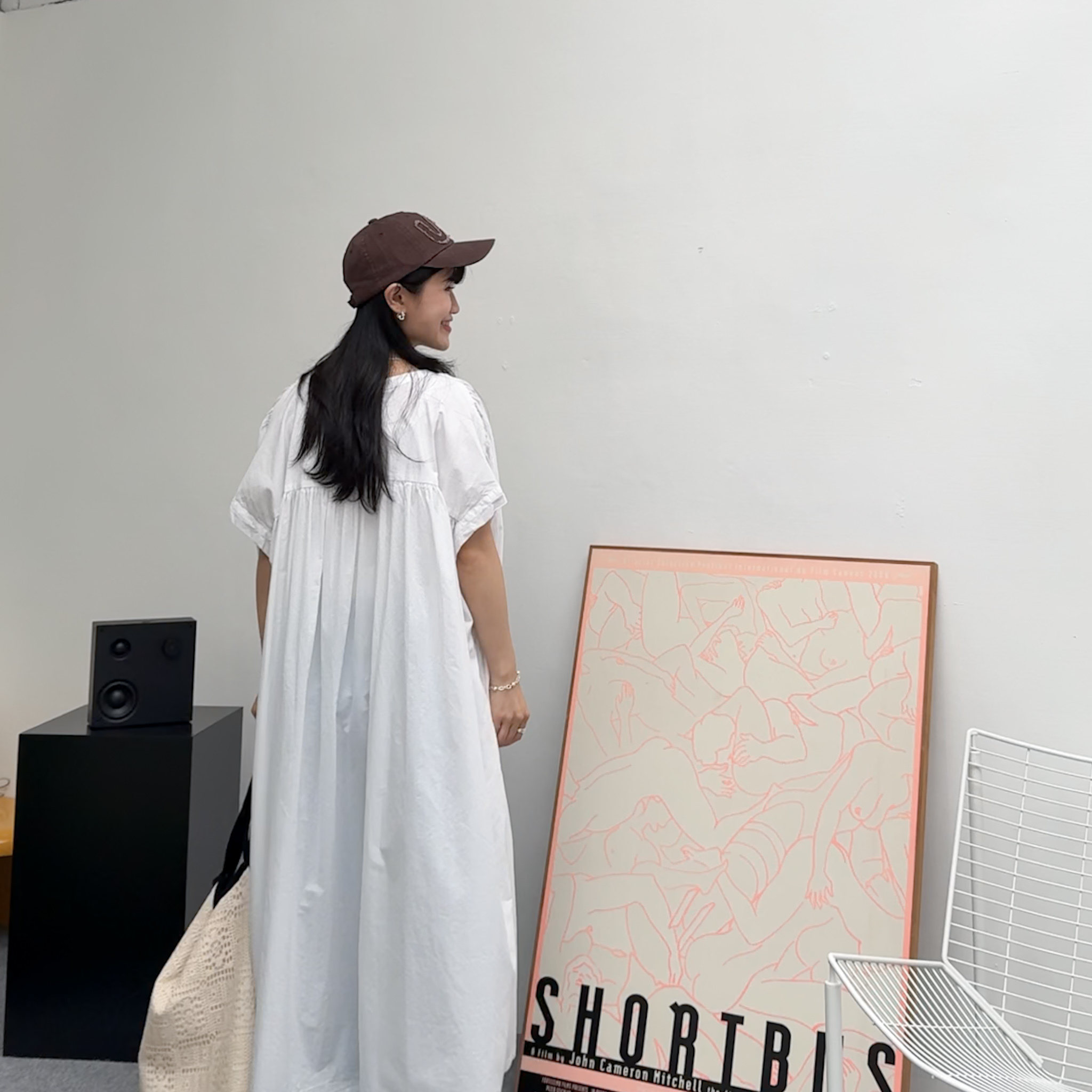 闆娘愛的V字肩抓皺排釦女神長罩衫洋(白)