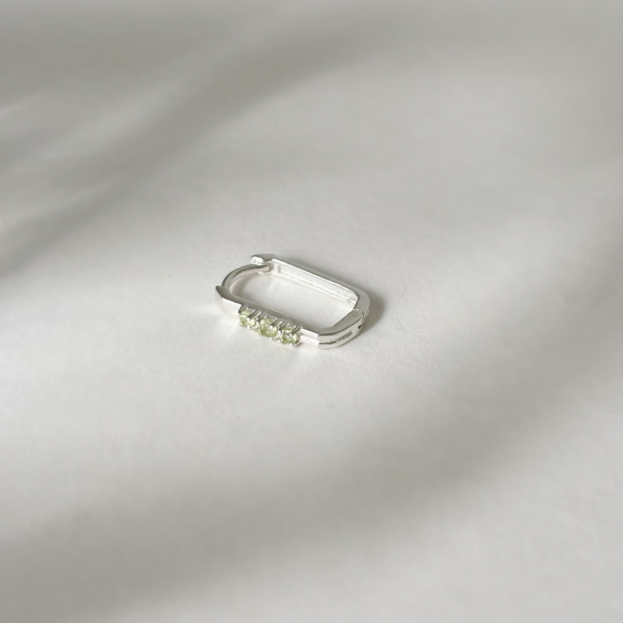 小排橄欖石長方耳圈