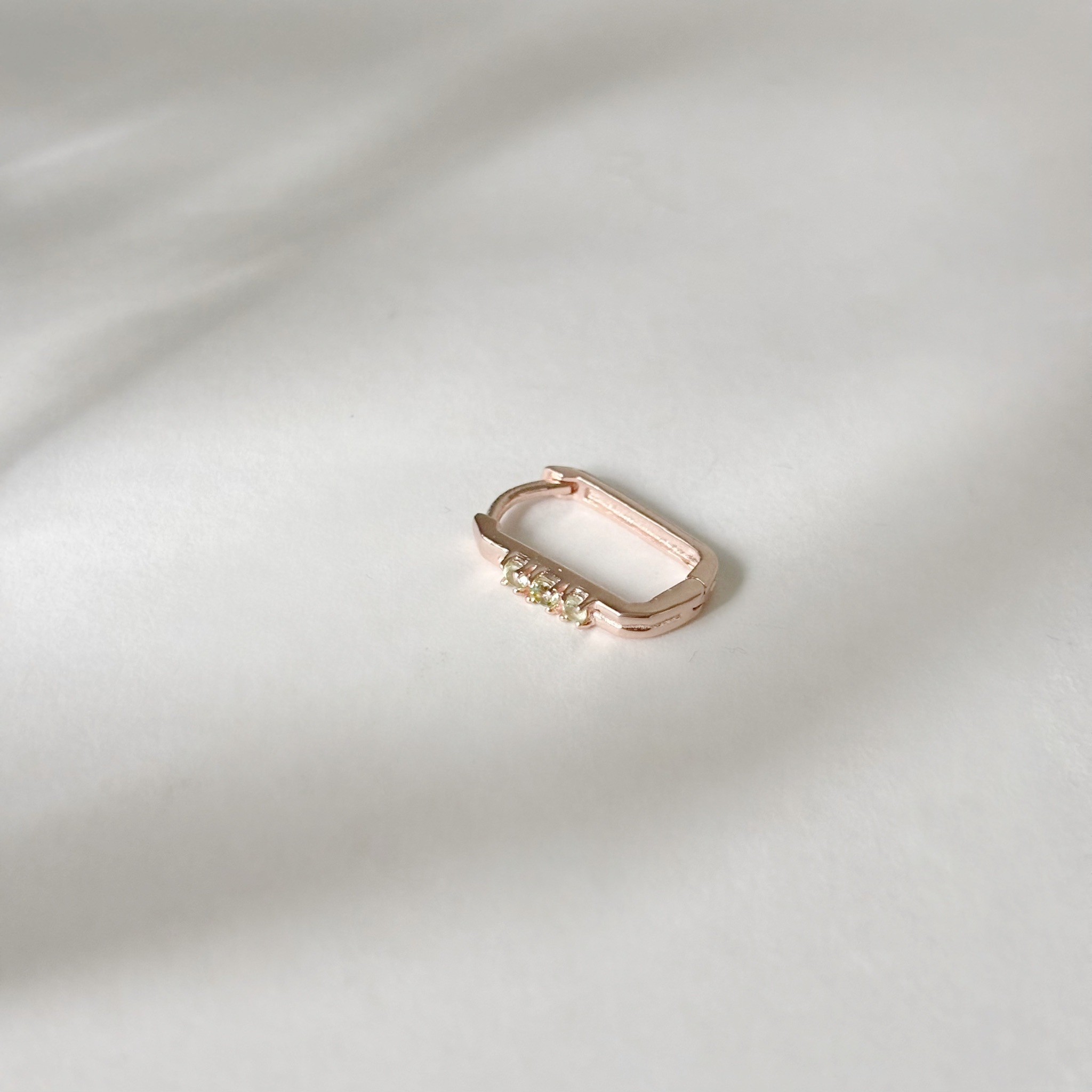 小排橄欖石長方耳圈