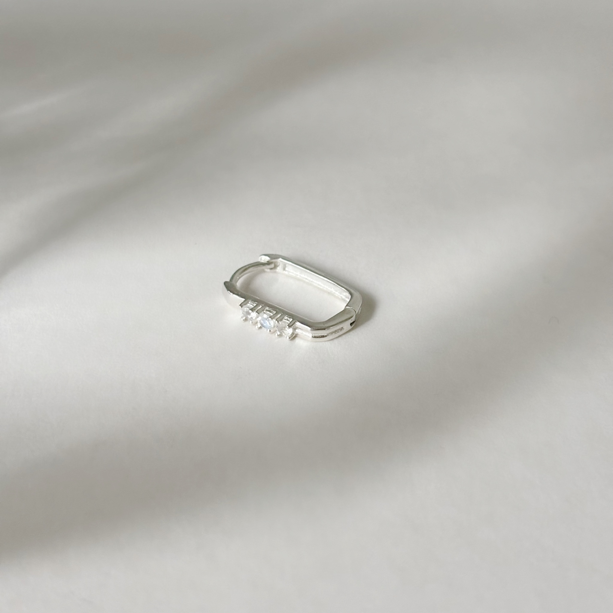 小排月光石長方耳圈