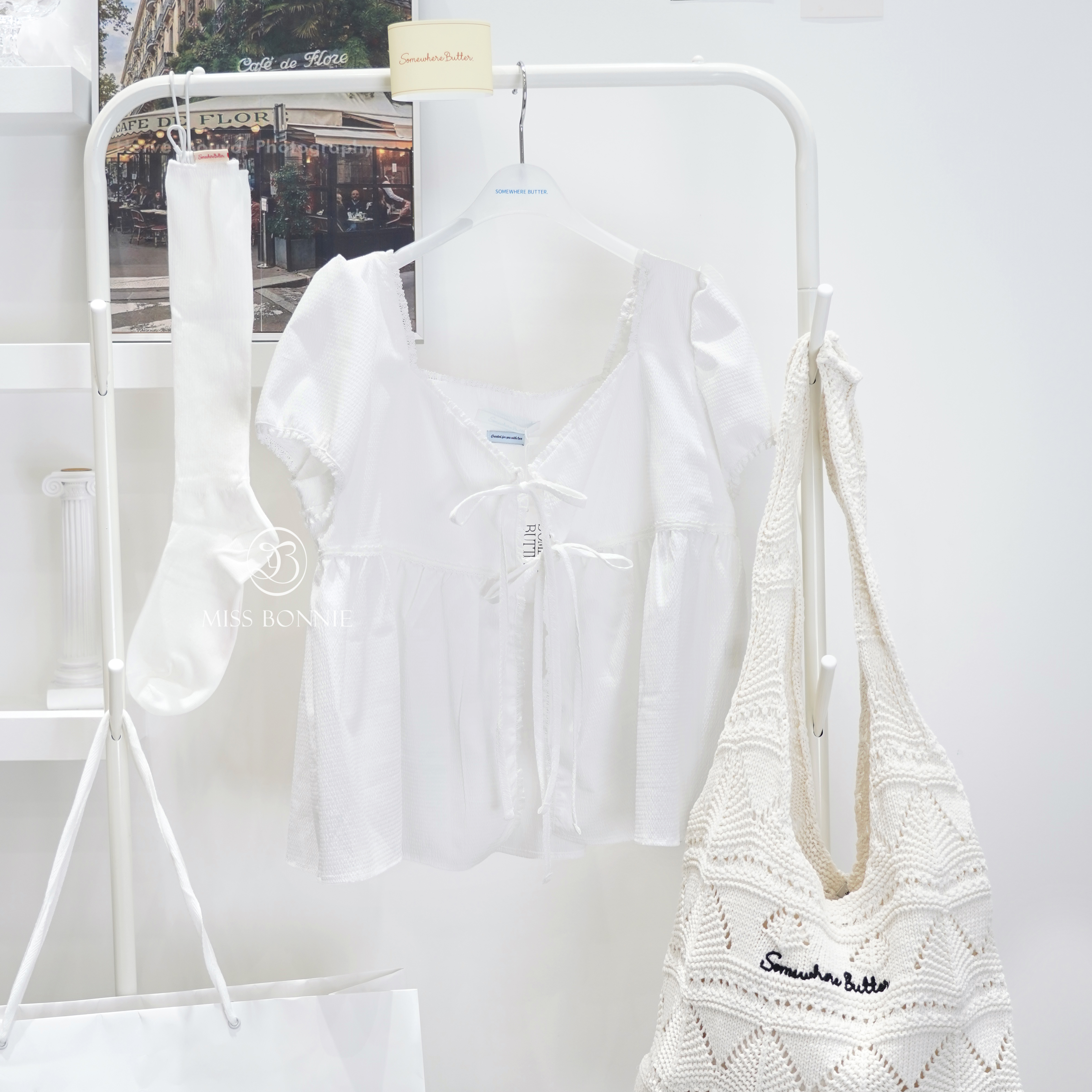 SOMEWHERE BUTTER雙蝴蝶結蕾絲滾邊短袖罩衫(共2色)