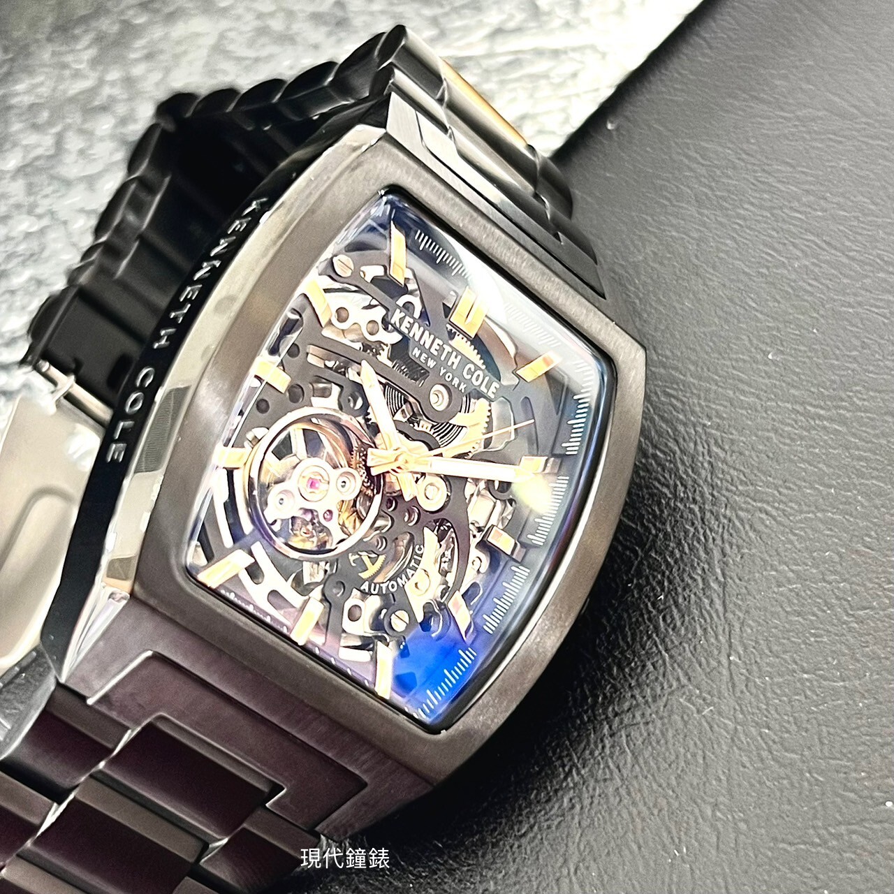 【KENNETH COLE】酒桶型透視鏤空機械紳士腕錶KCWGY0058601 40mm 現代鐘錶