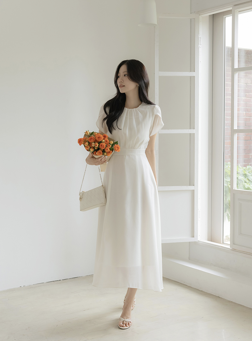 [現貨] Waverly 氣質抓褶圓領洋裝(長版) [ 米色 / M ]
