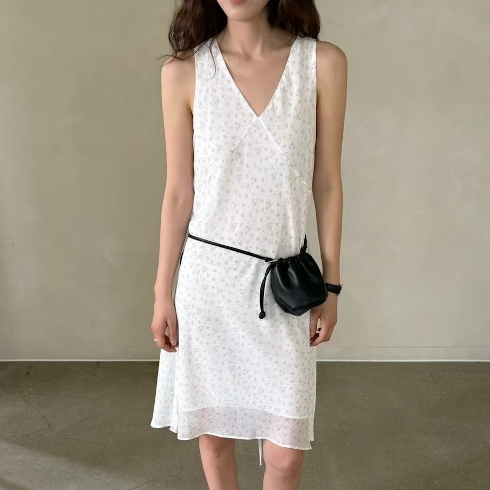 H17滑料雙層綁帶花卉背心短洋(白)