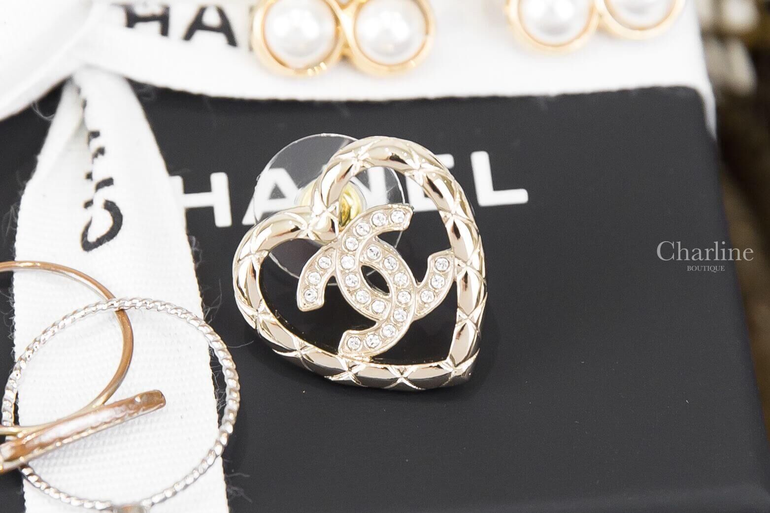 Chanel Earrings 金色簍空水鑽CC菱格紋愛心耳環