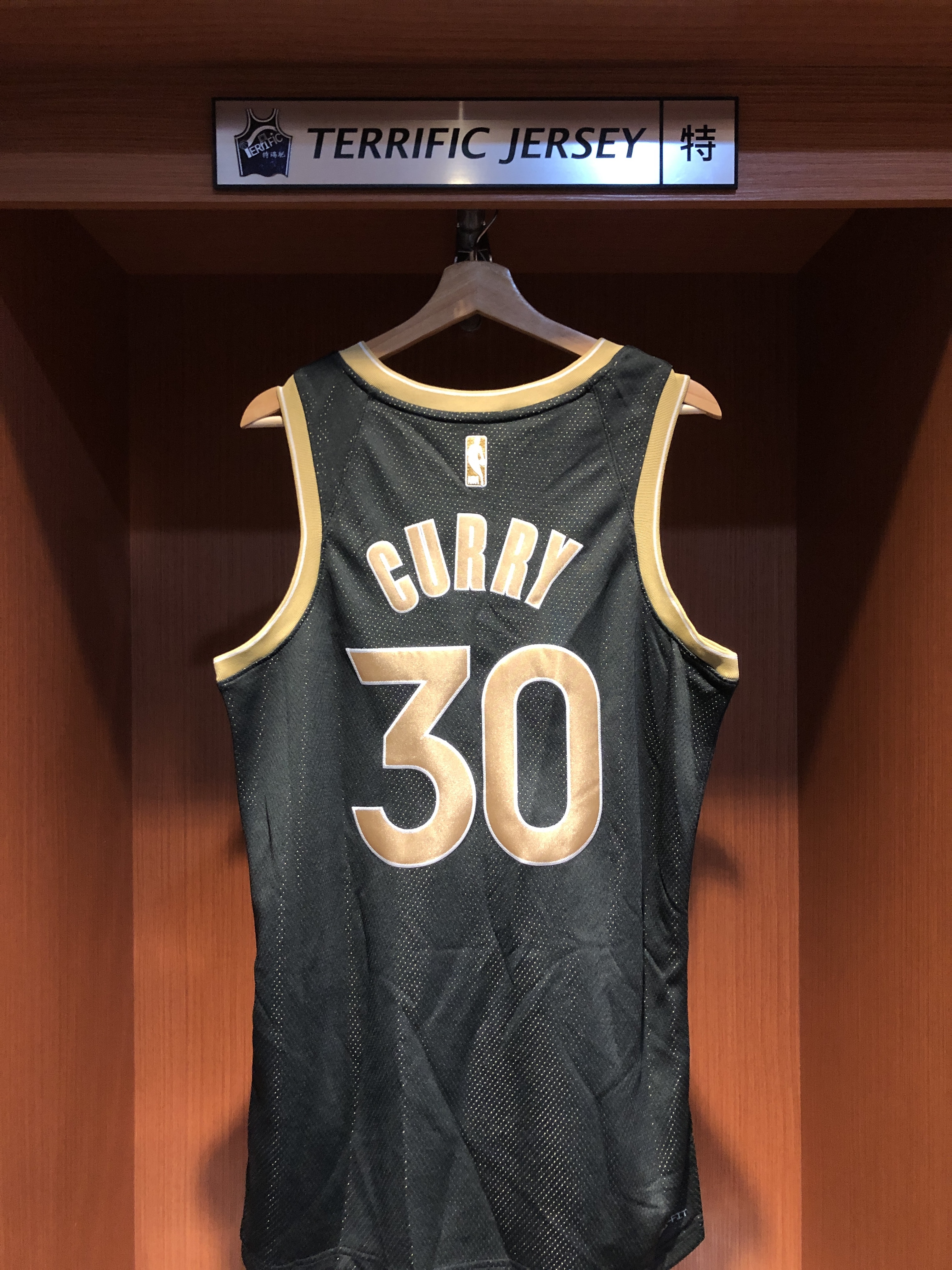 NBA球衣 Stephen Curry 金州勇士 MVP 黑金 Select Nike Swingman 球迷版 電繡 全新