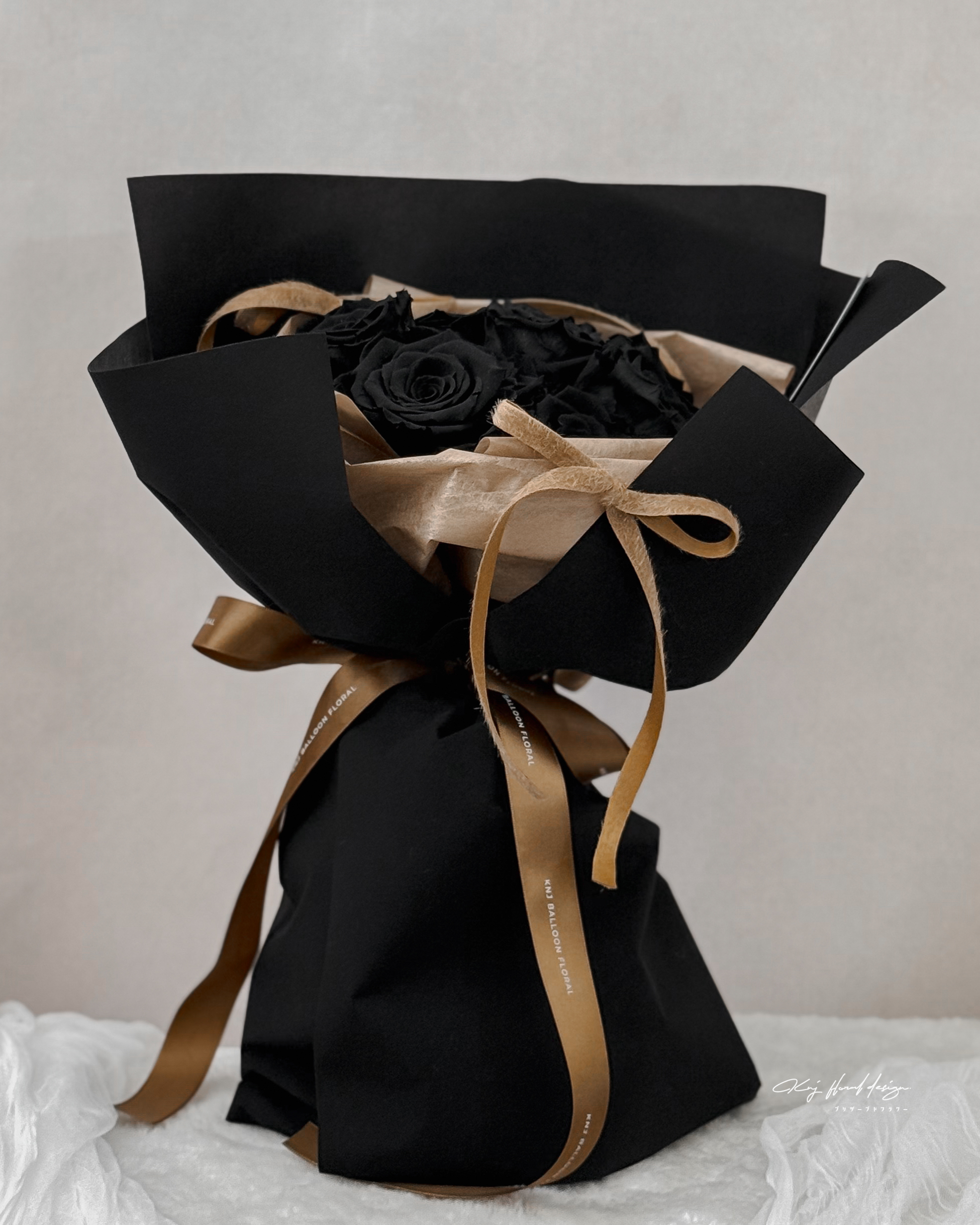 頂級厄瓜多永生玫瑰花束．黑金色