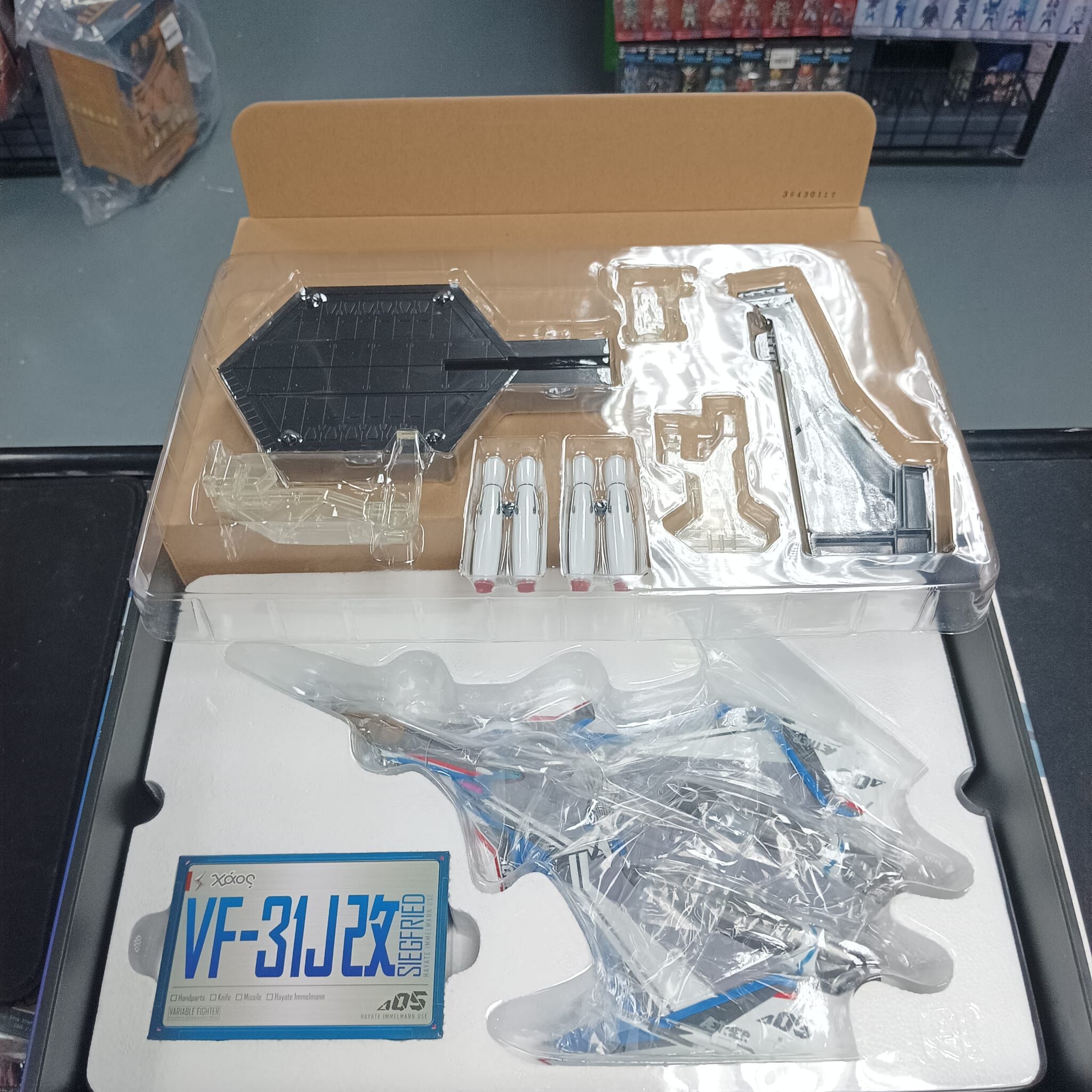 寄賣-Bandai 超合金DX Macross Delta VF31J改 2017限定 + Super parts (全新）