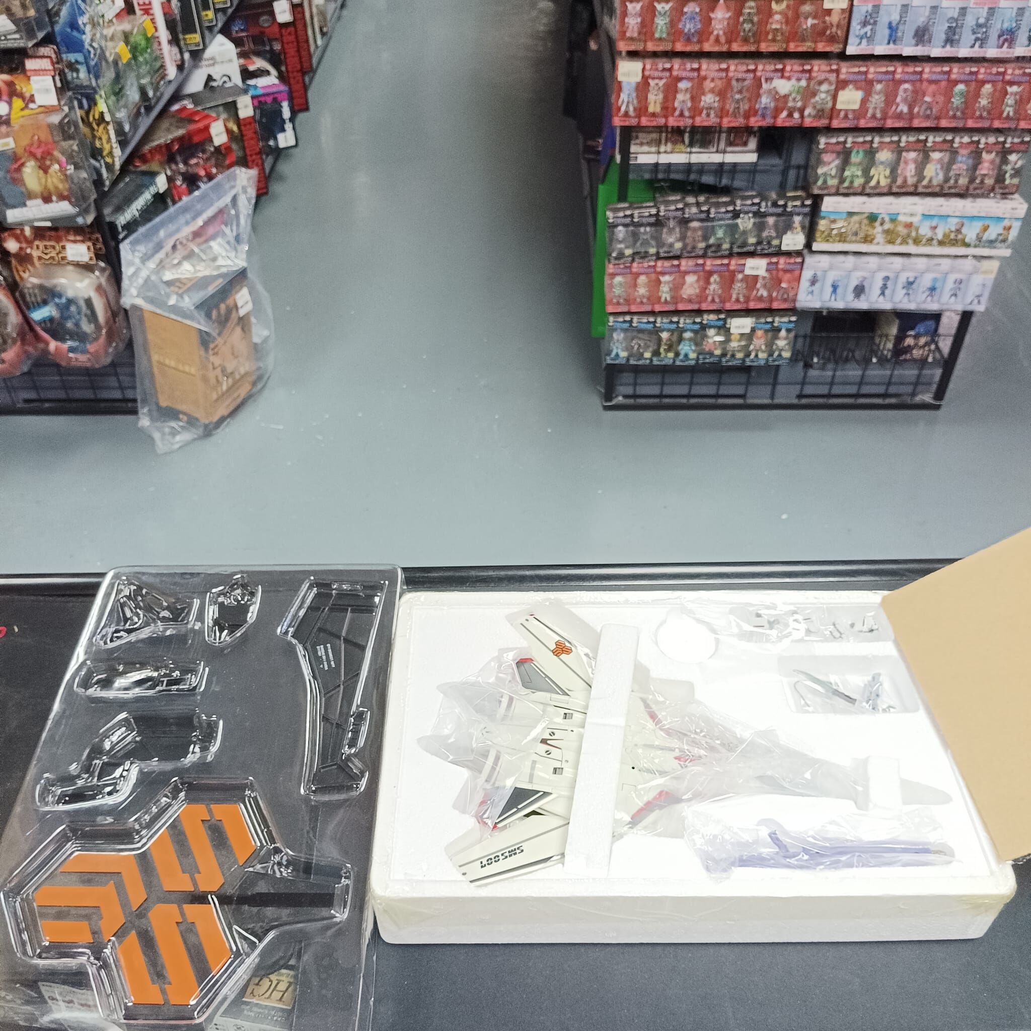 寄賣-Bandai 超合金DX Macross F VF25F + Armored parts + super parts (主機有變黃)