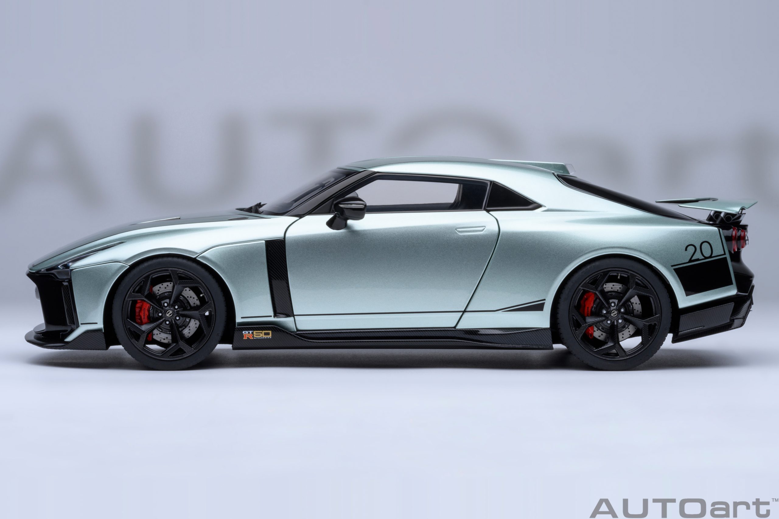 1/18 AUTOART  Nissan GT-R50 by Italdesign Metallic Green/ Black (77512 )