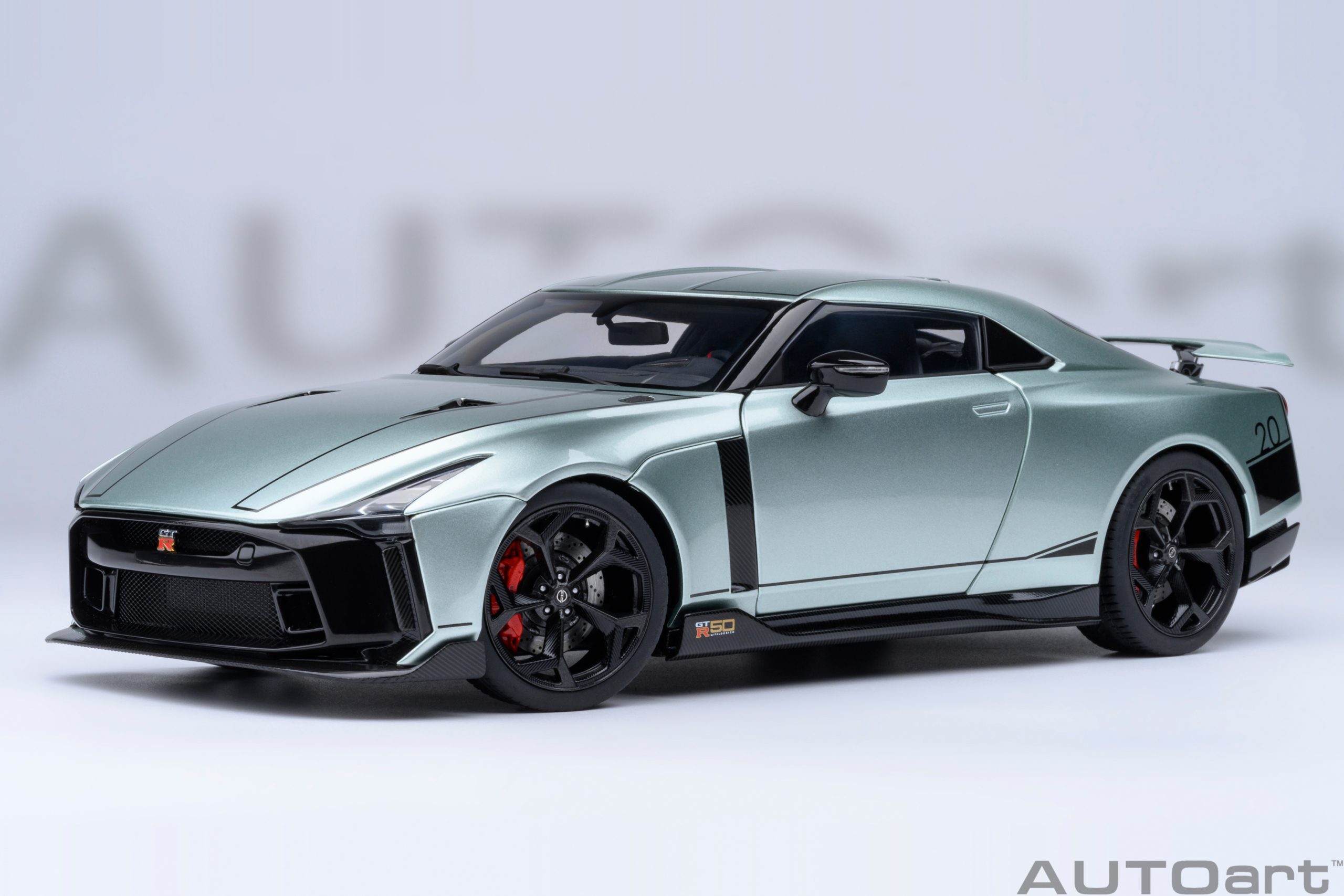 1/18 AUTOART  Nissan GT-R50 by Italdesign Metallic Green/ Black (77512 )