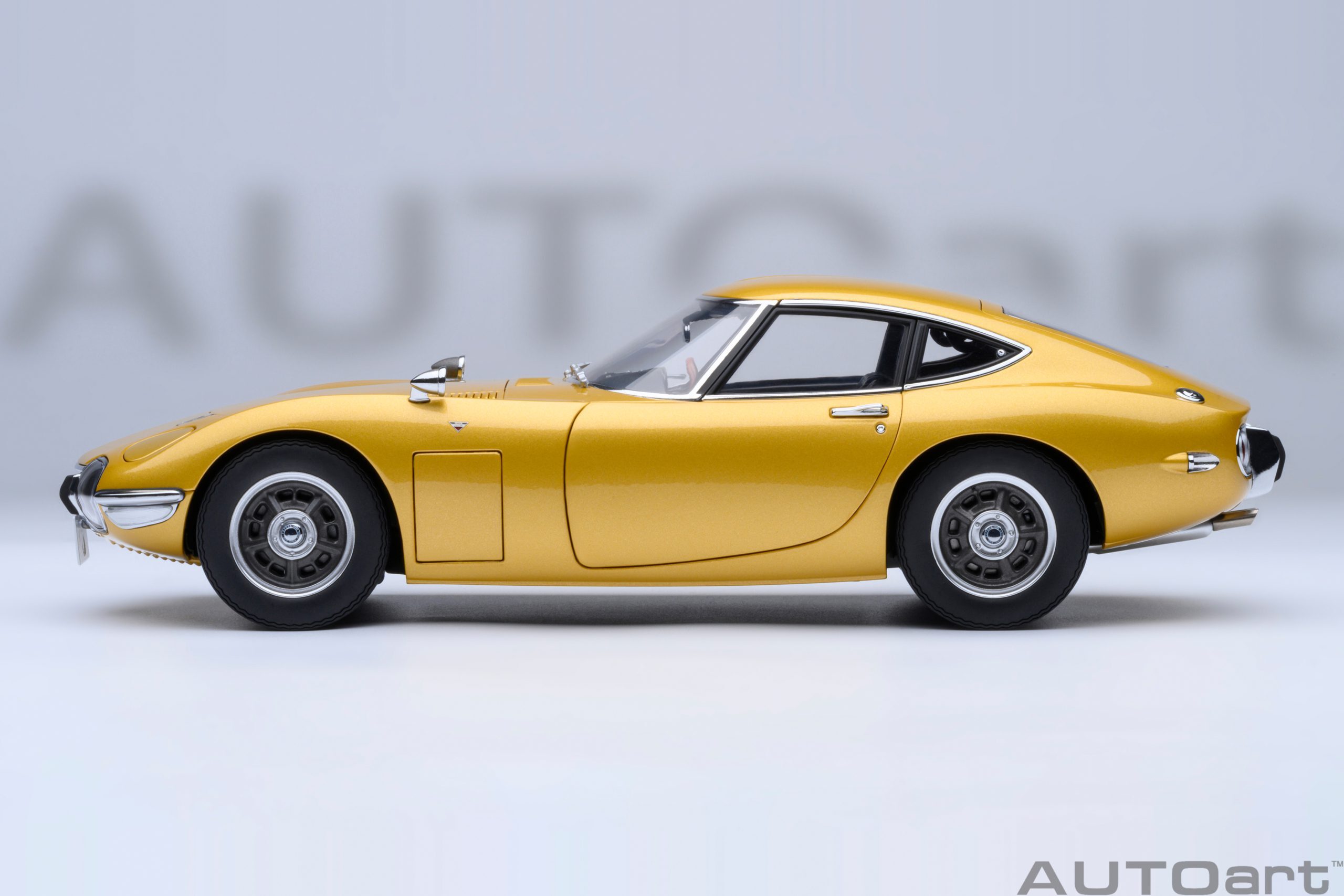 1/18 AUTOART Toyota 2000GT 1967 (Gold) (79549)
