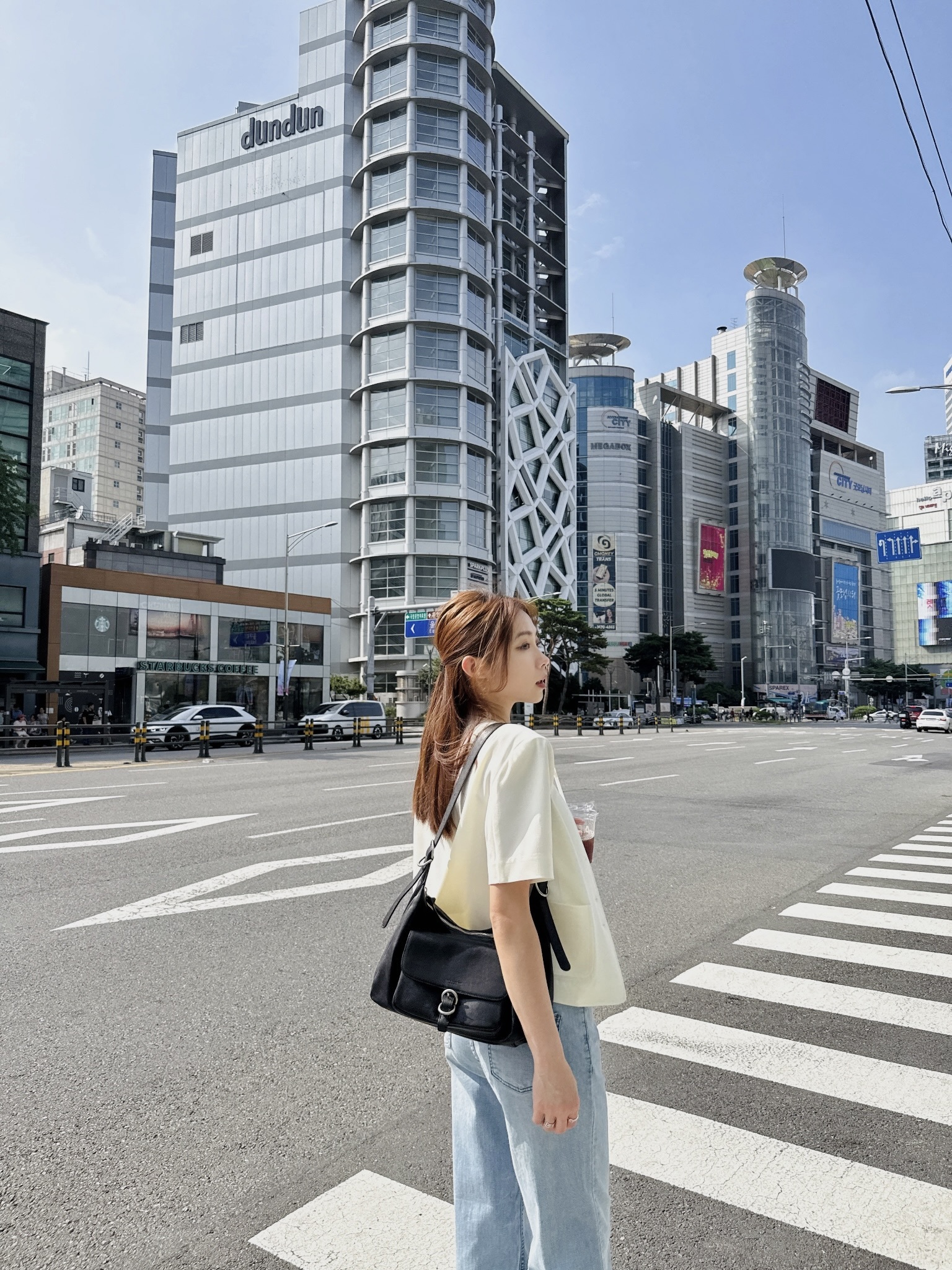 韓製高級羊皮質感時髦扣環拉鏈大包(2色)