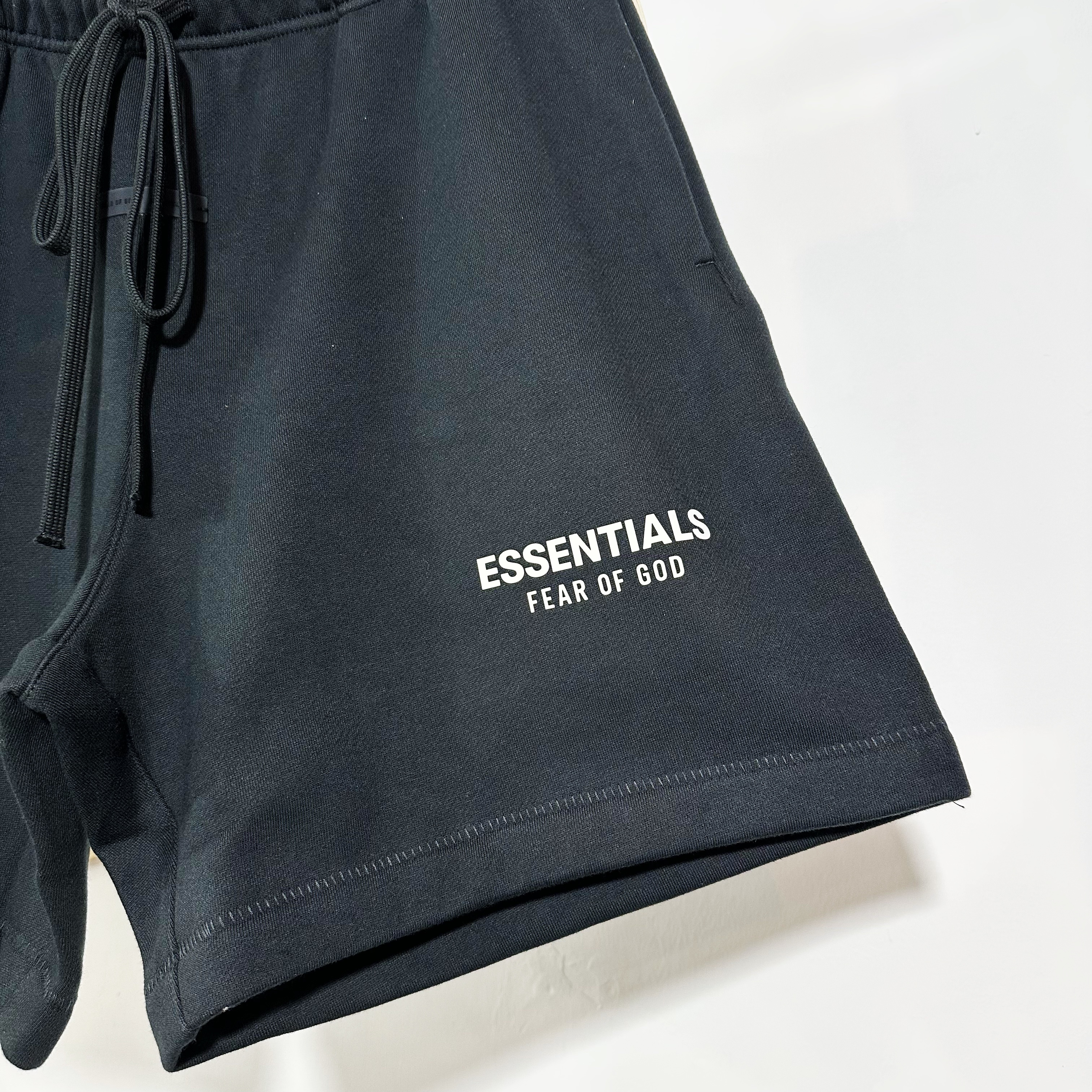 FEAR OF GOD FOG ESSENTIALS  SS25 Classic Sweatshort Black
