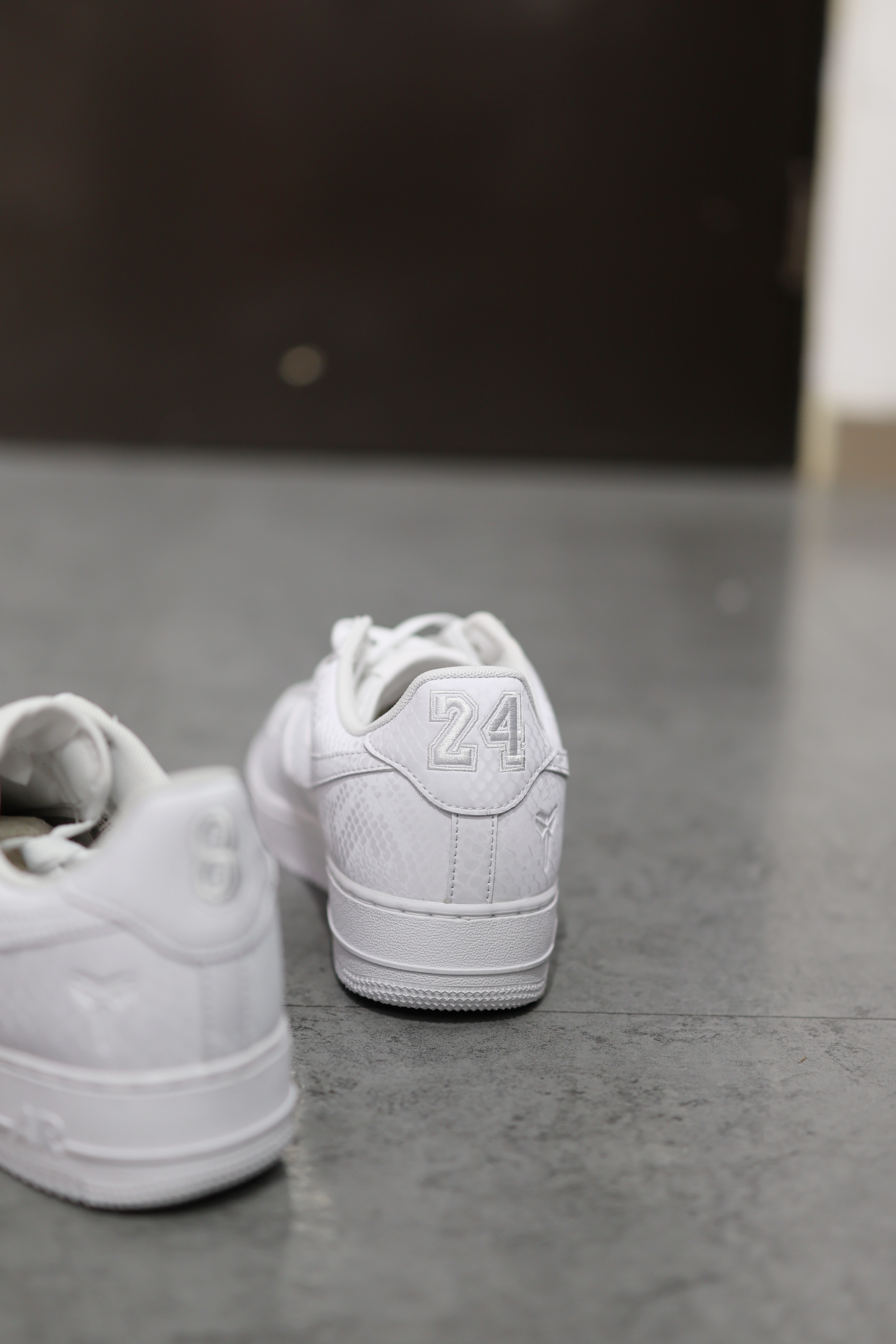 Kobe Bryant x Nike Air Force 1 Low ”Triple White“ 全白蛇麟 IB0018-100