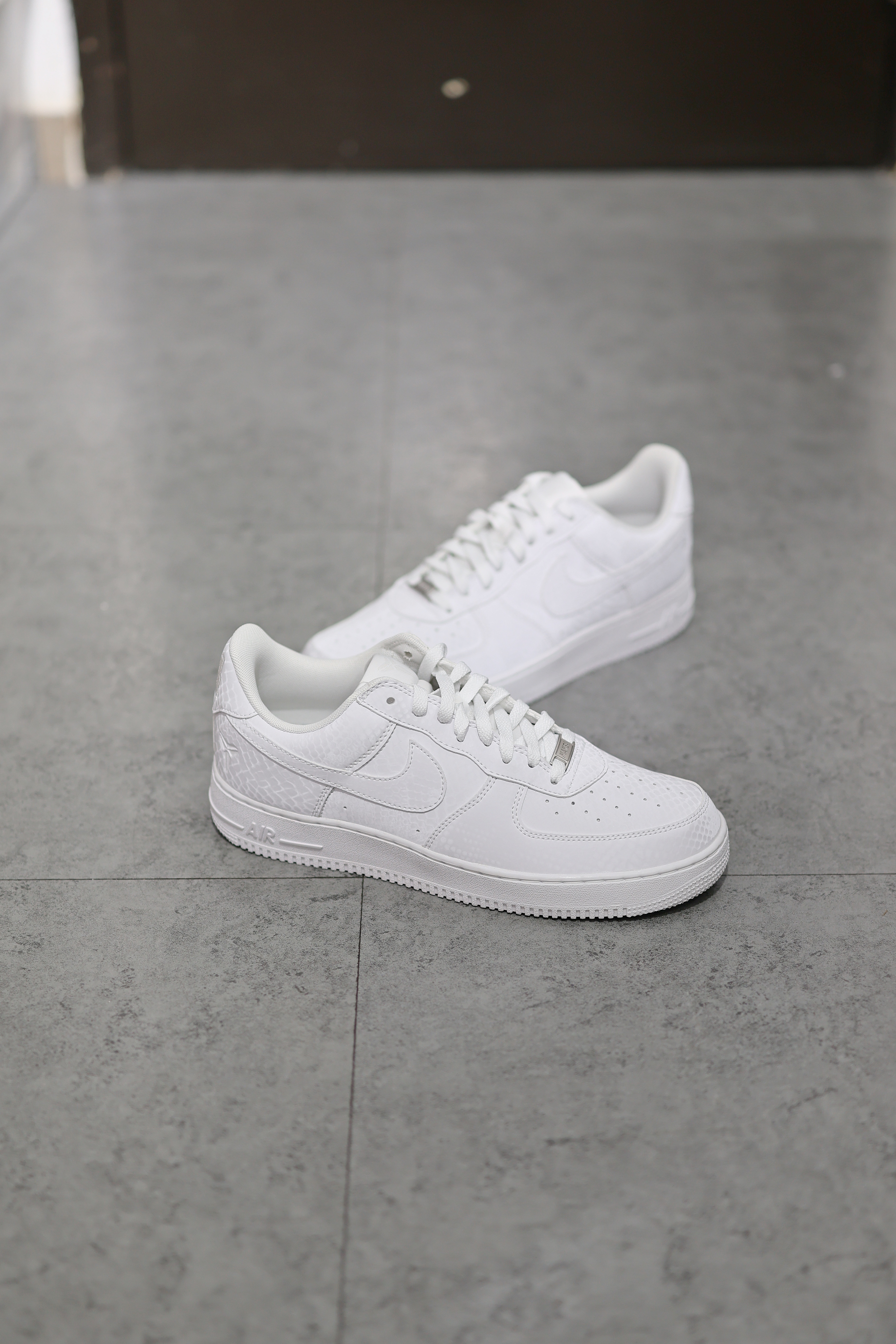 Kobe Bryant x Nike Air Force 1 Low ”Triple White“ 全白蛇麟 IB0018-100