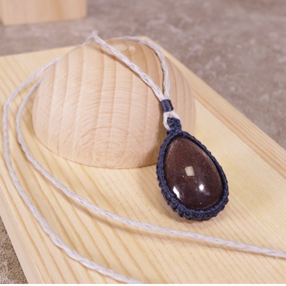 ✨血滴堇青 手織頸鏈