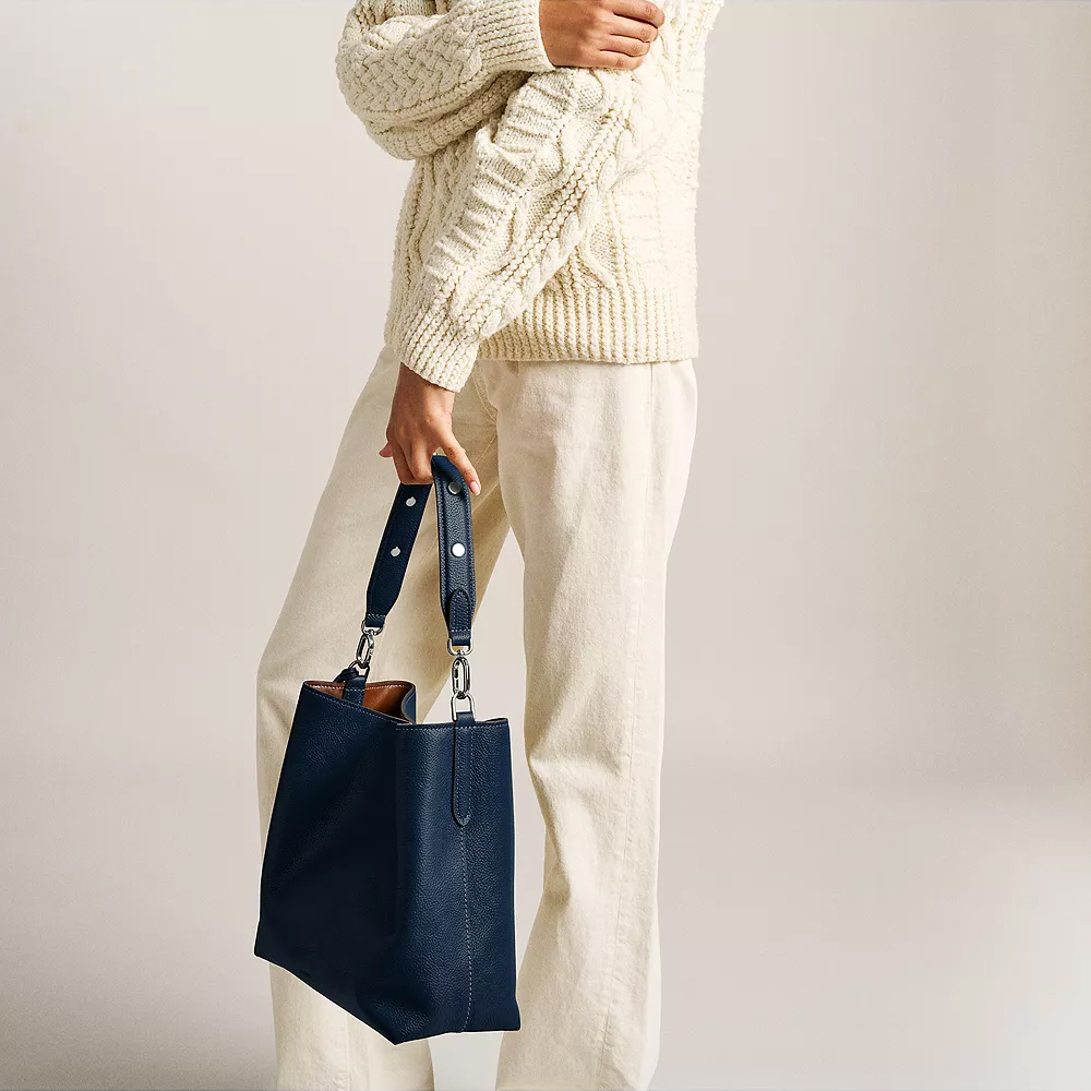 Jessie 真皮肩背水桶包-藍色 ZB11003545