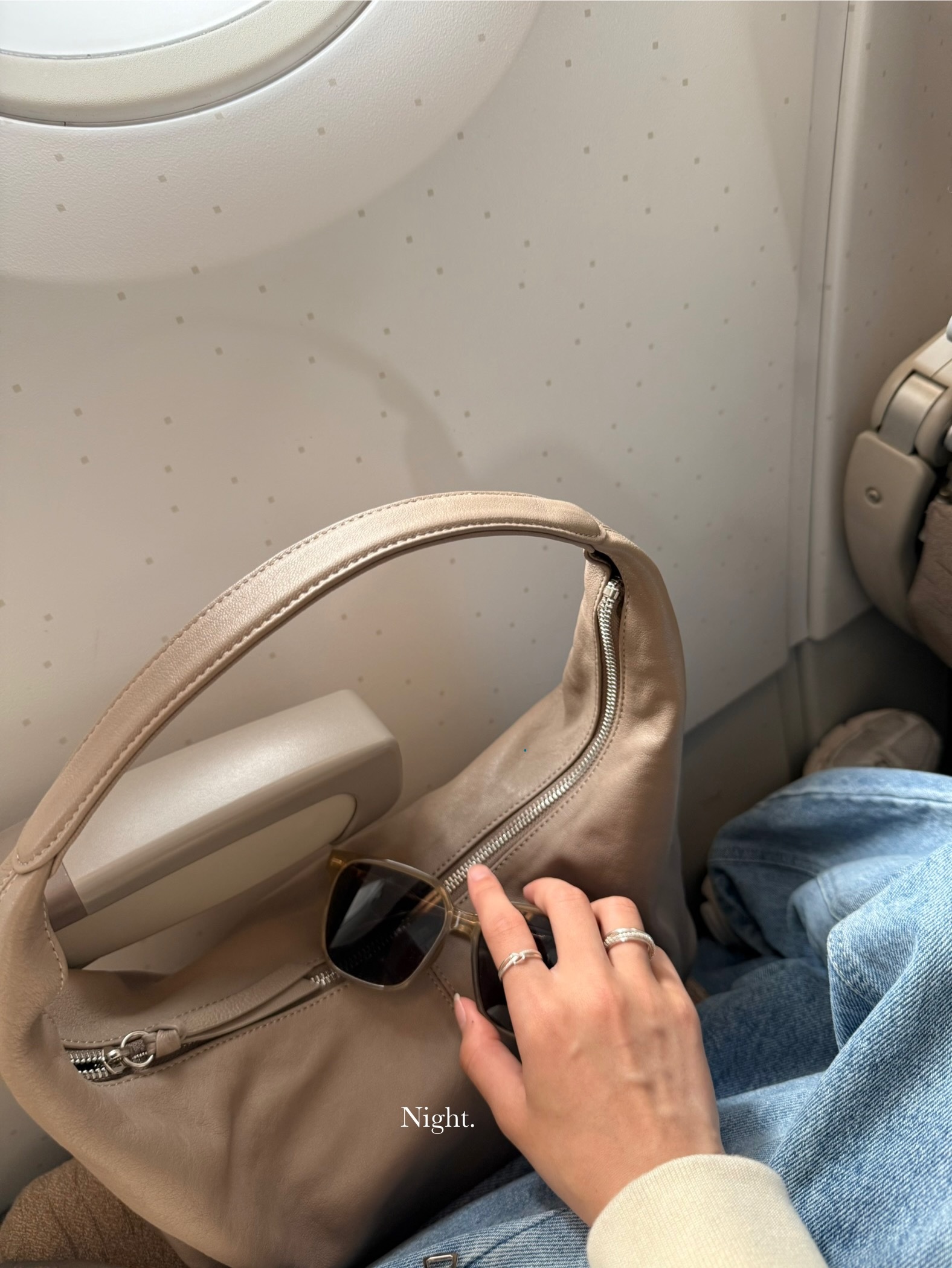 韓製高級羊皮質感隨性日常經典拉鏈大包(2色)