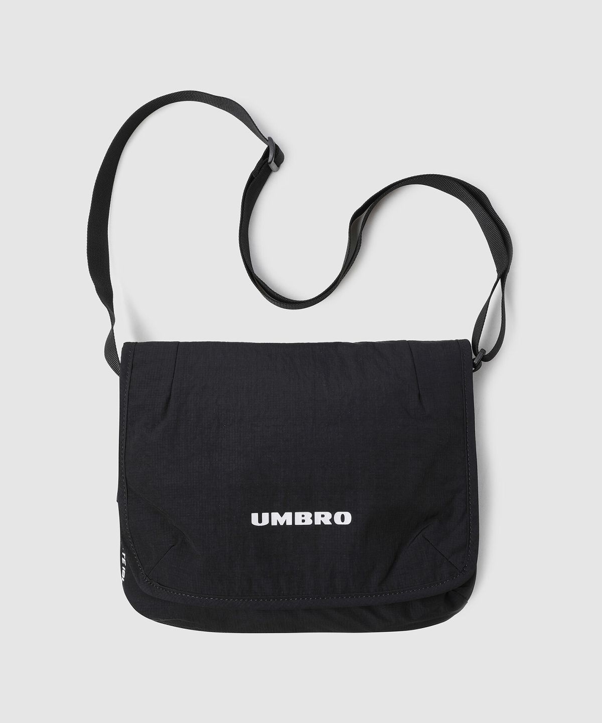 【代購】UMBRO Expandlight V1 Cross bag 側背包 斜背包 UQ323CBG90