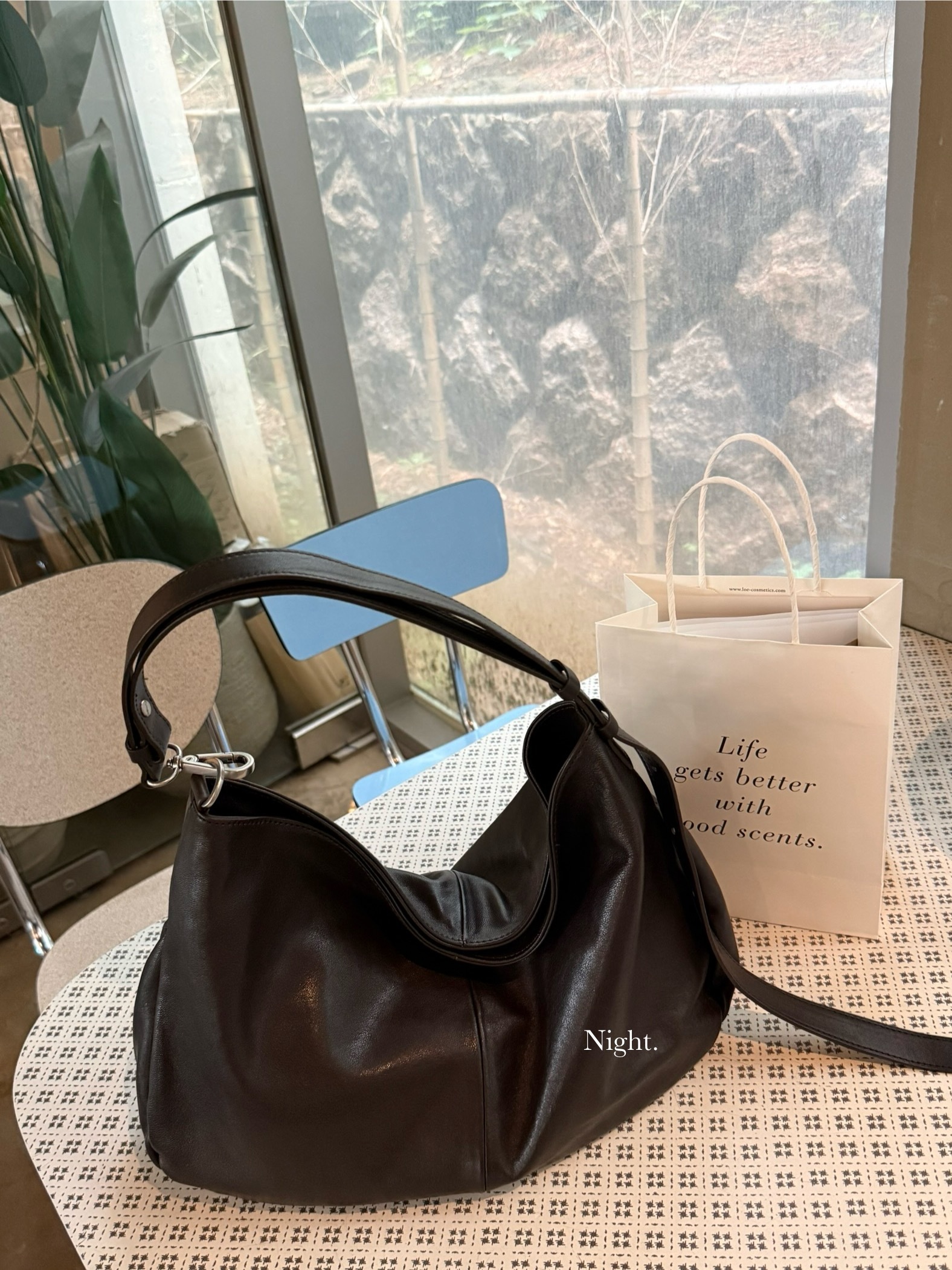 最貴棟設計師高級羊皮隨性感磁扣2way包(2色)