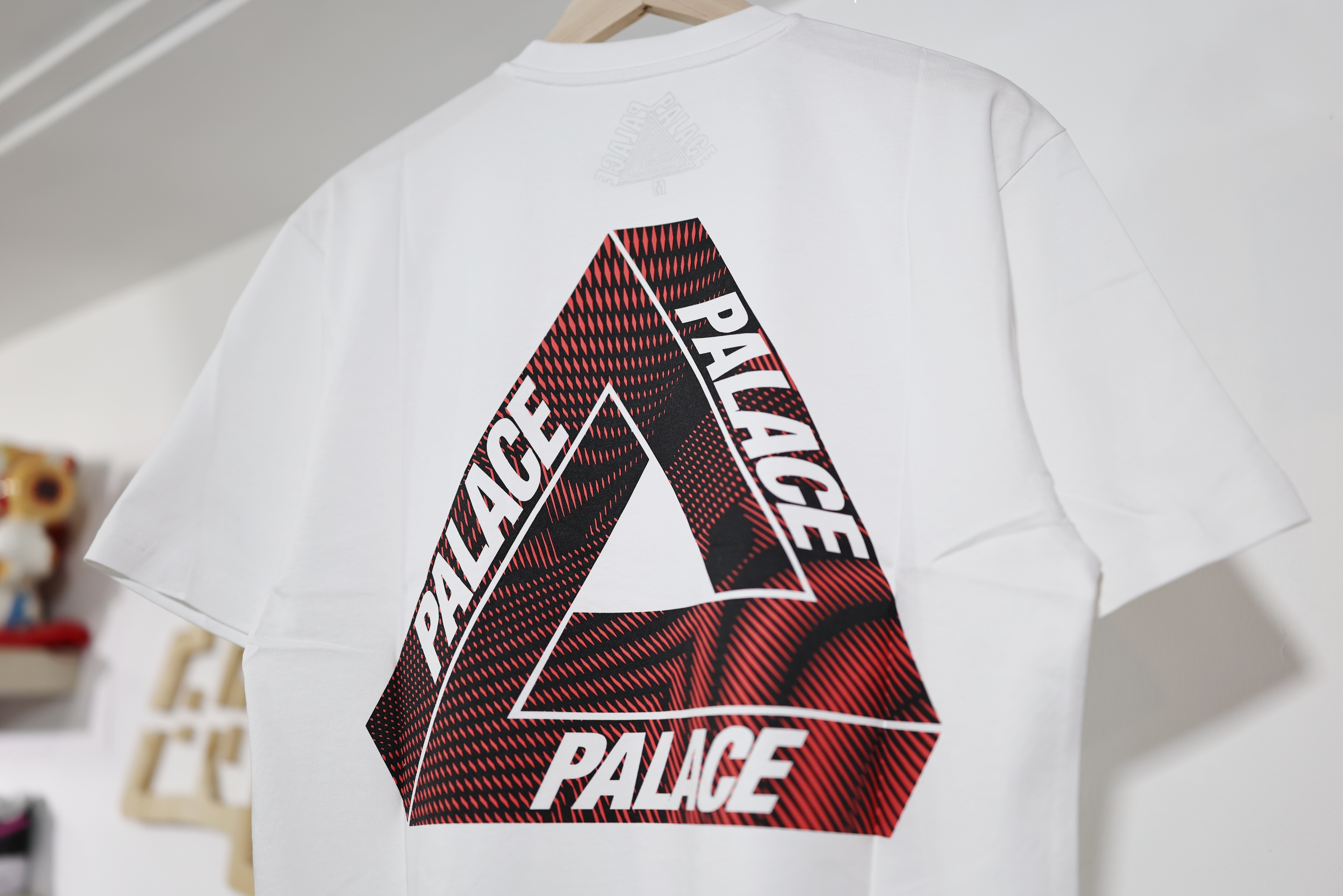 PALACE  Tri-Vex T-Shirt White/Red