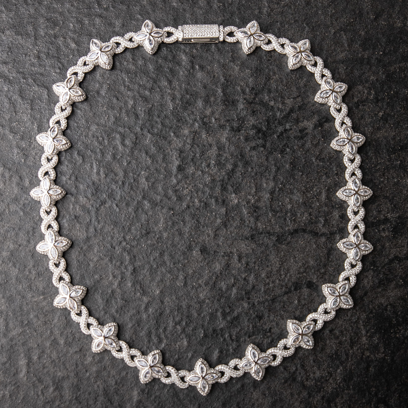 滿鑲無限記號幸運草項鍊