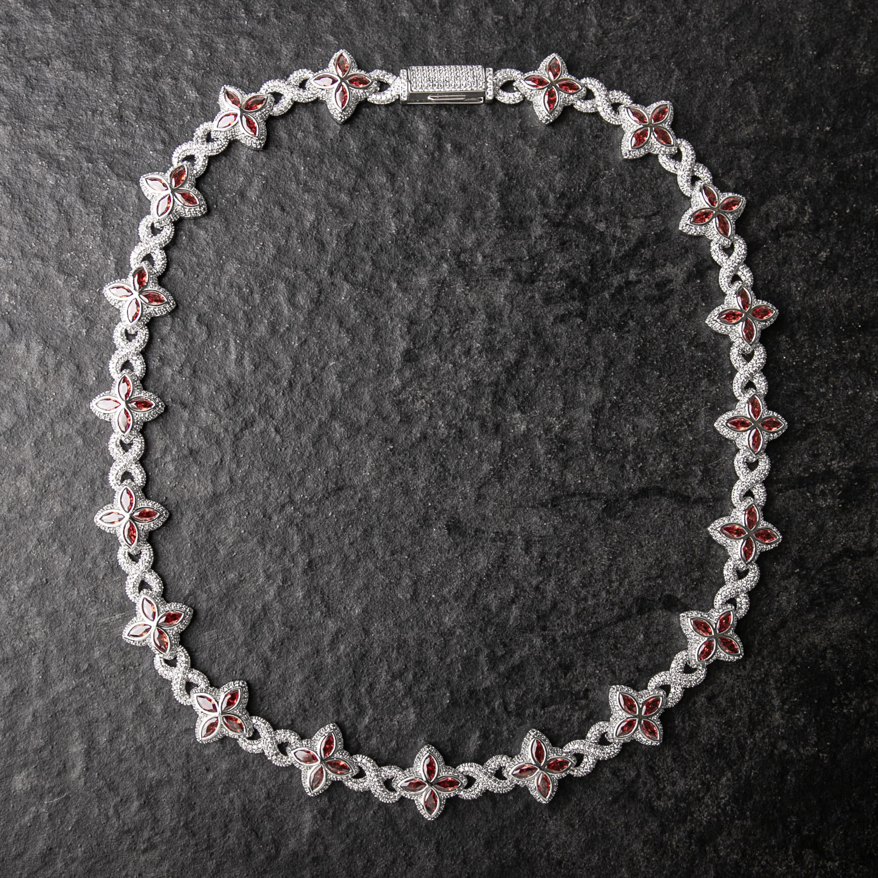 滿鑲無限記號幸運草項鍊 - 石榴紅鋯石