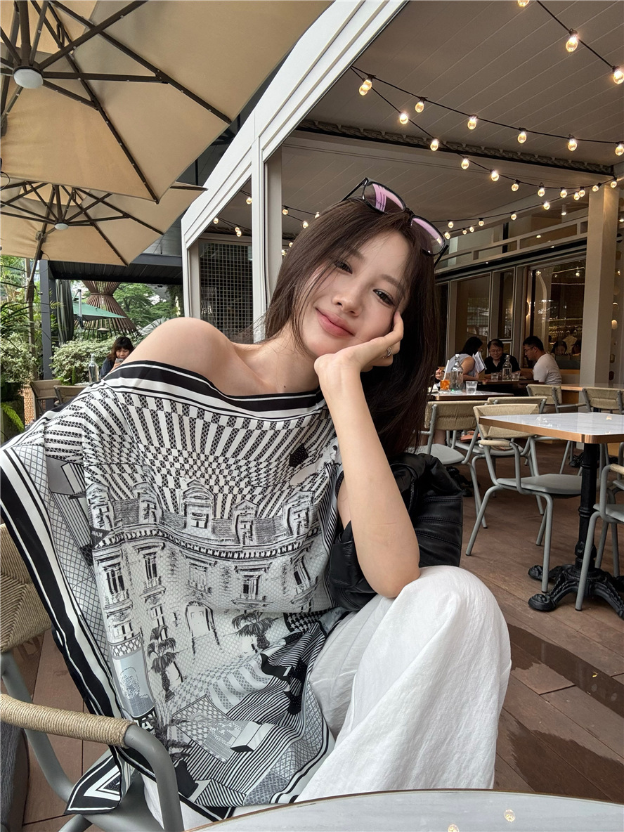 老錢風斜肩寬鬆 緞面上衣