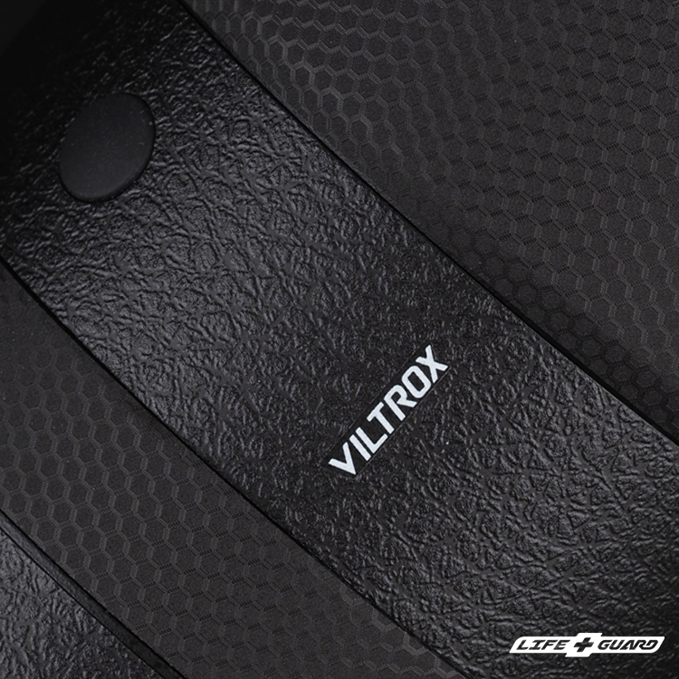 Viltrox AF 135mm F1.8 LAB FE 貼膜質感特寫，LIFE+GUARD 設計風格