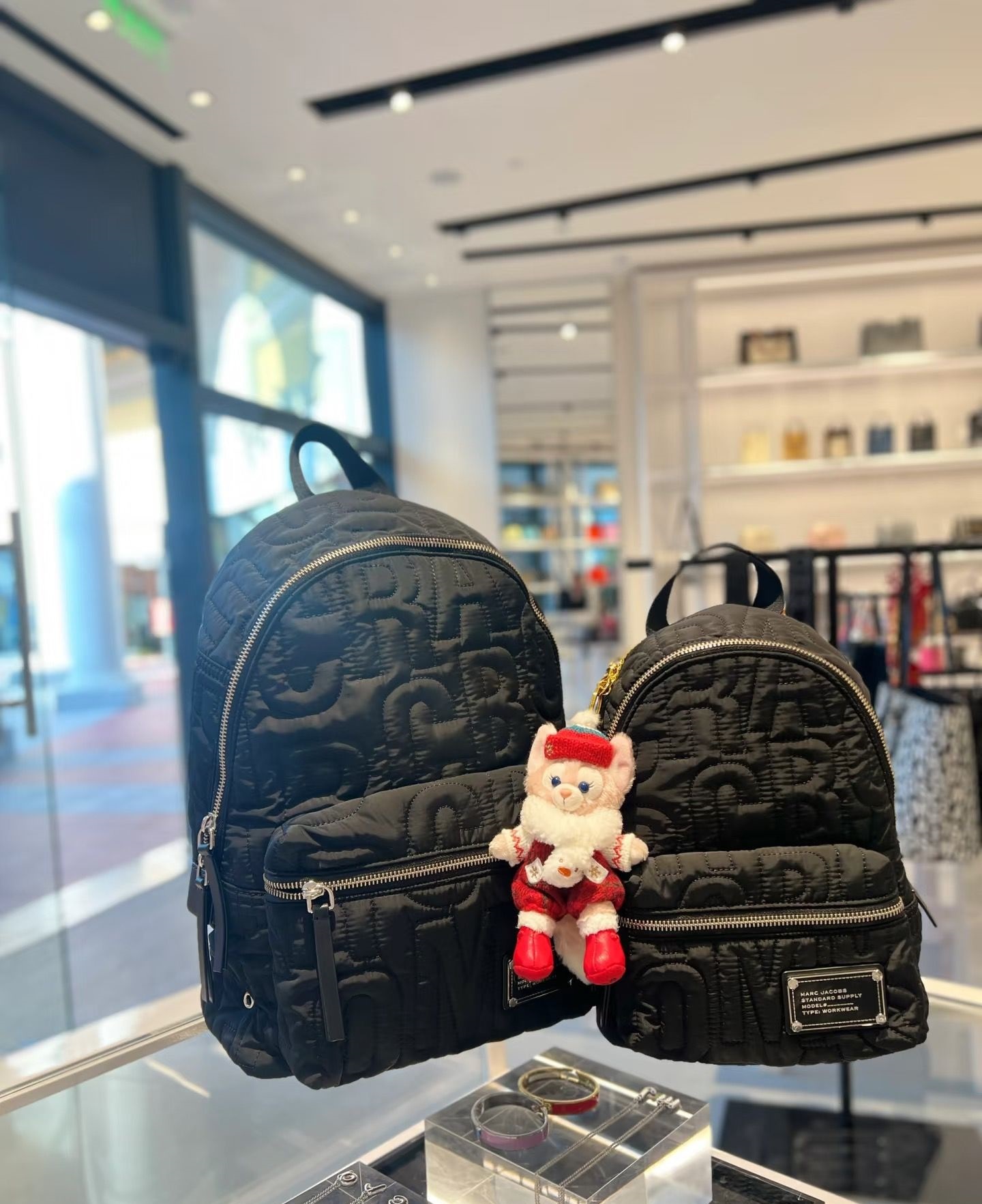 【預購】Marc Jacobs G071457 刺繡LOGO小背包 (黑色)