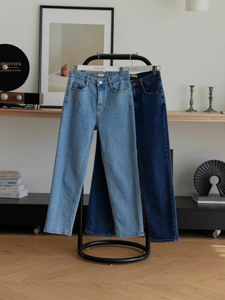 顯瘦修身款小直筒牛仔褲