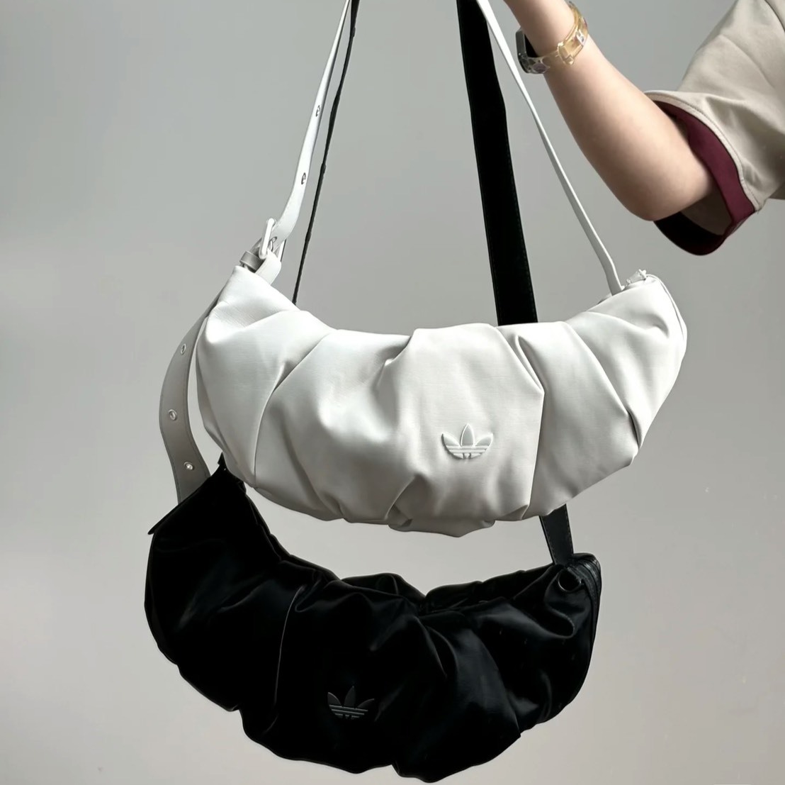 ADIDAS ORIGINALS CLOUD 1.3L PU 雲朵包 水餃包 可頌包 牛角包 單肩包 斜胯包 奶白灰 黑色  KC1420 KC1419