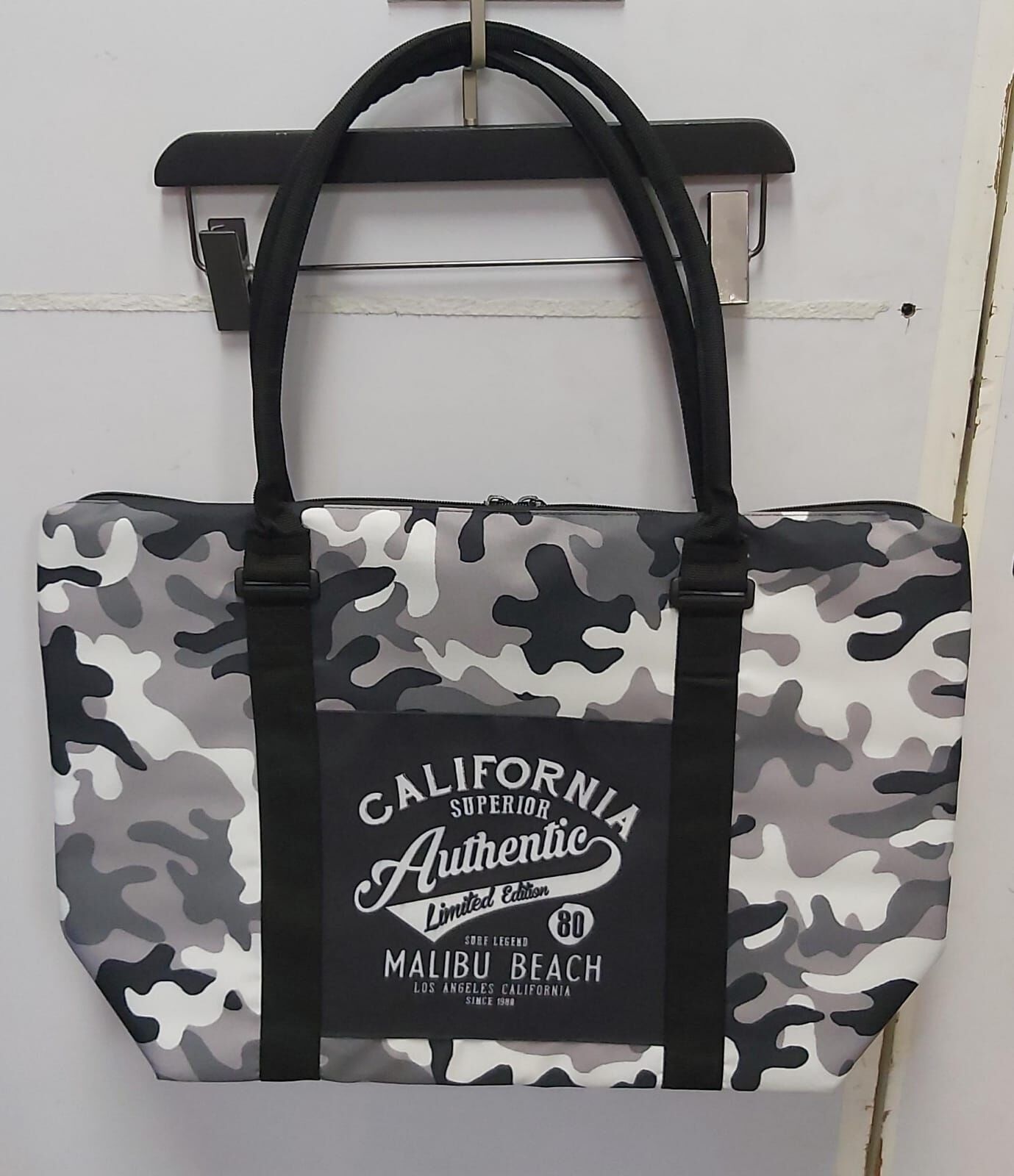 TH 泰國大容量旅行袋(有拉鍊/有暗格)2 Colour （清貨價貨品，不設退換）AT7 32