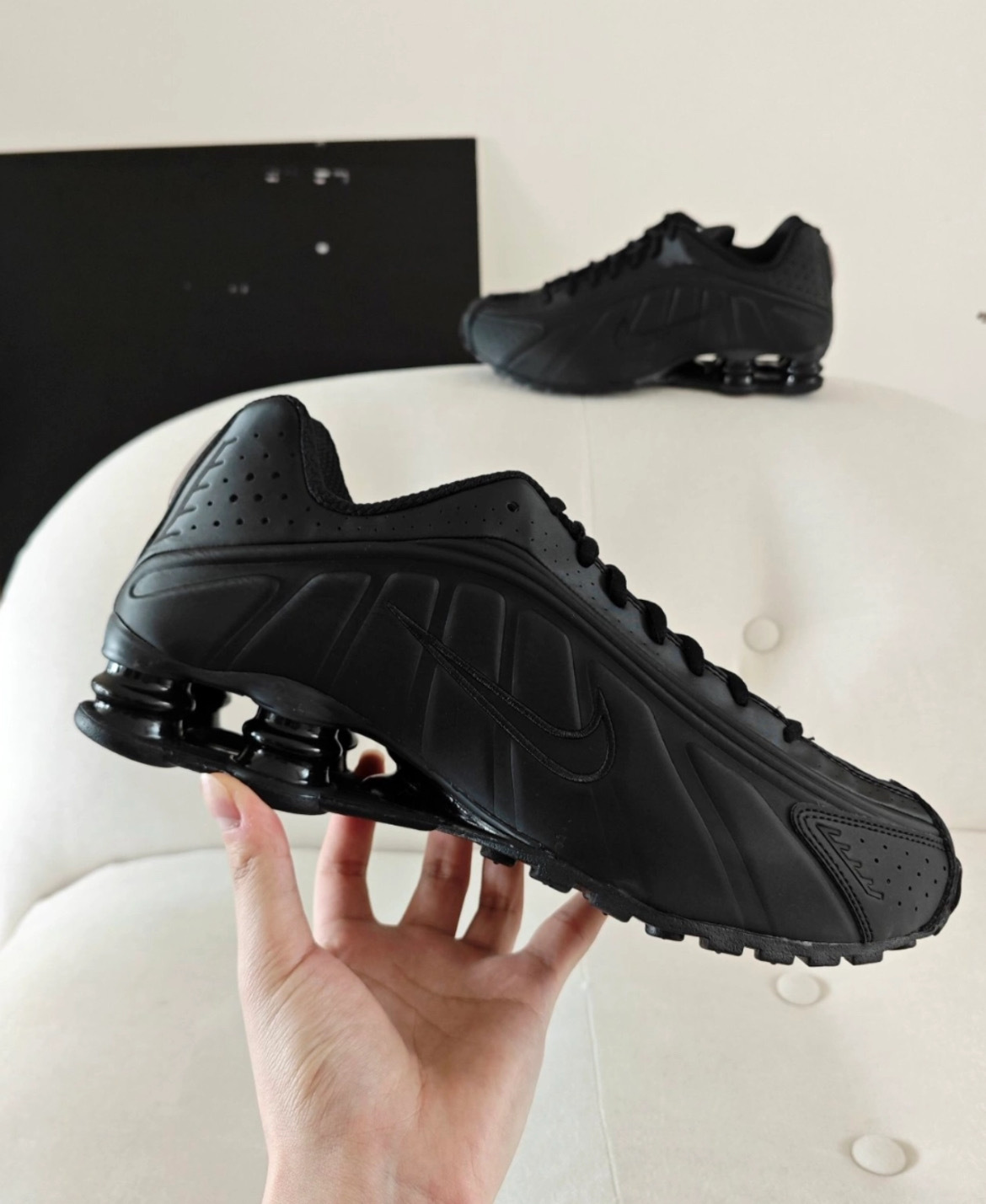 男女鞋 NIKE W SHOX R4 黑 氣墊 緩震 復古 反光 彈簧鞋 運動鞋【AR3565-004】