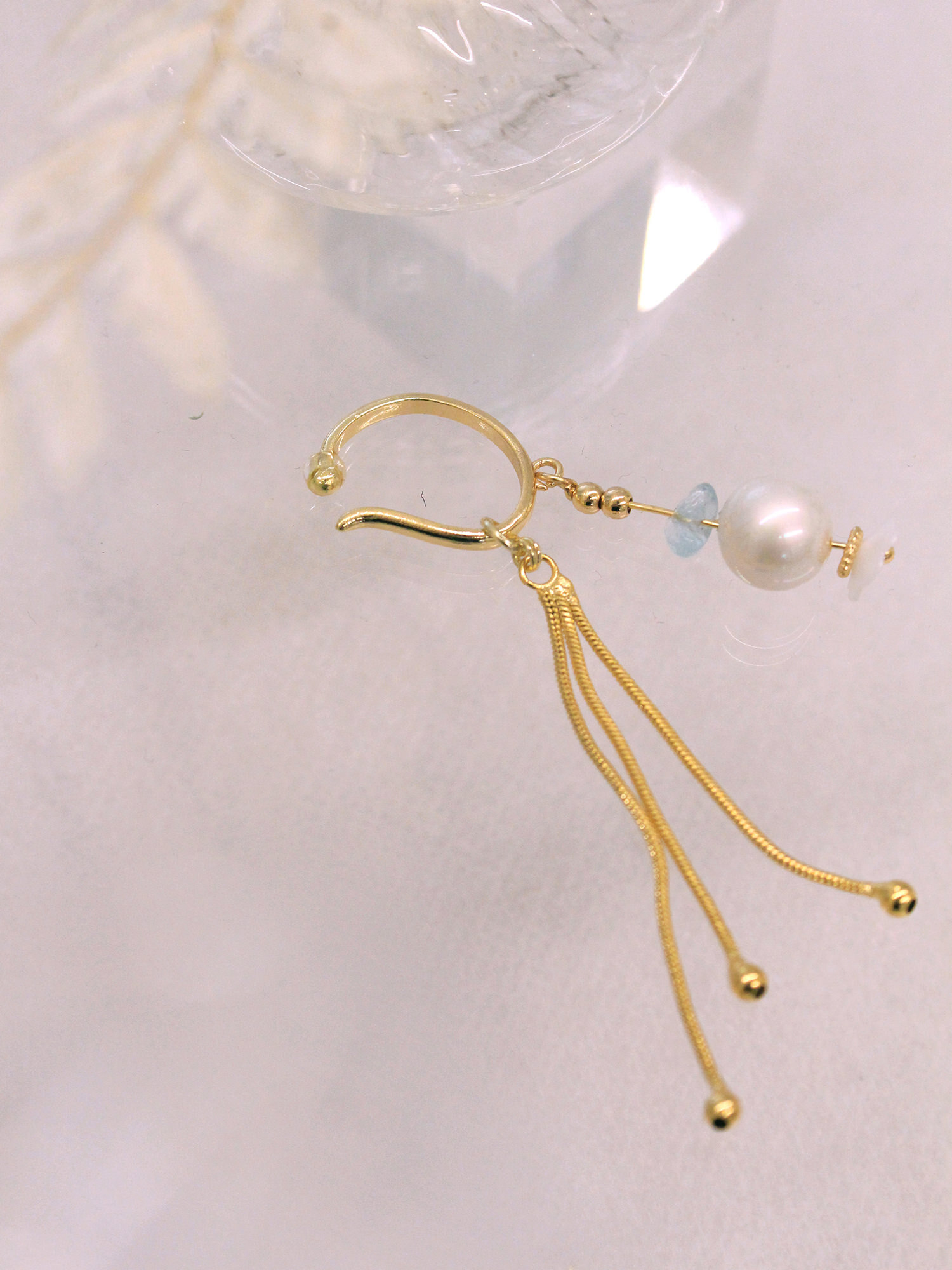 吹口哨比賽。(2way)MUCHAT手作14KGP海藍寶珍珠耳骨夾 (單支)