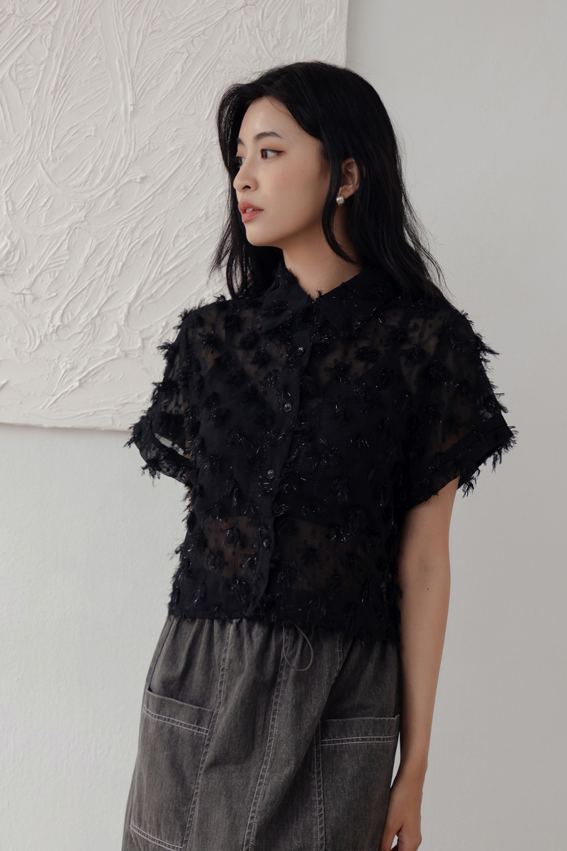 立體羽花短版襯衫