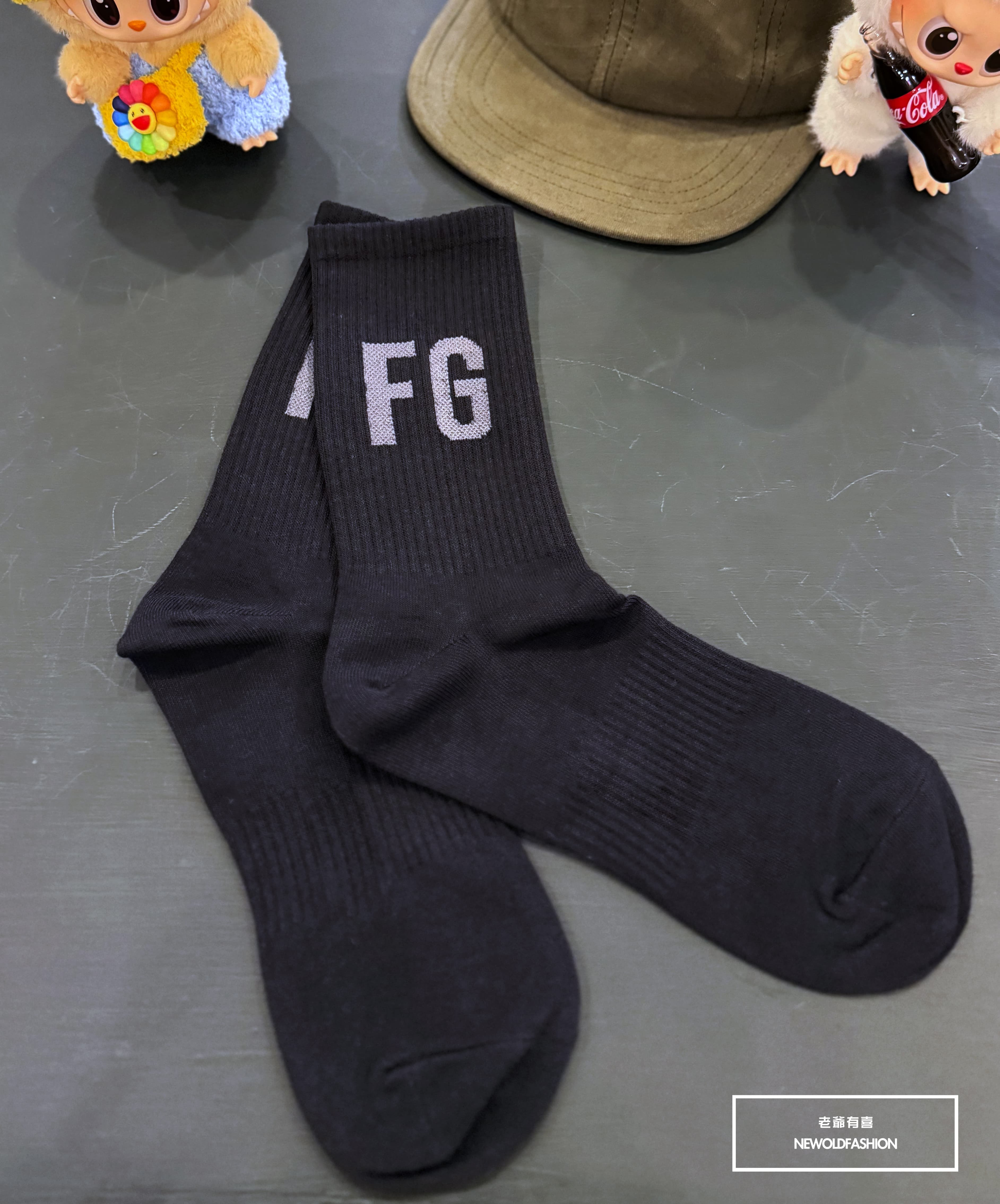 『新品上市』重磅FG英字高筒襪-黑