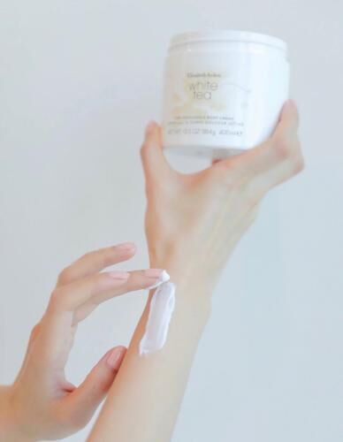 伊麗莎白雅頓  白茶舒體霜  400ml