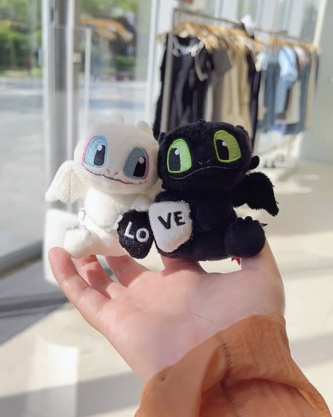 <現貨>環球影城 x POTDEMIEL 馴龍高手 夜煞/光煞 沒牙 磁吸 貼貼 吊飾 一組兩入