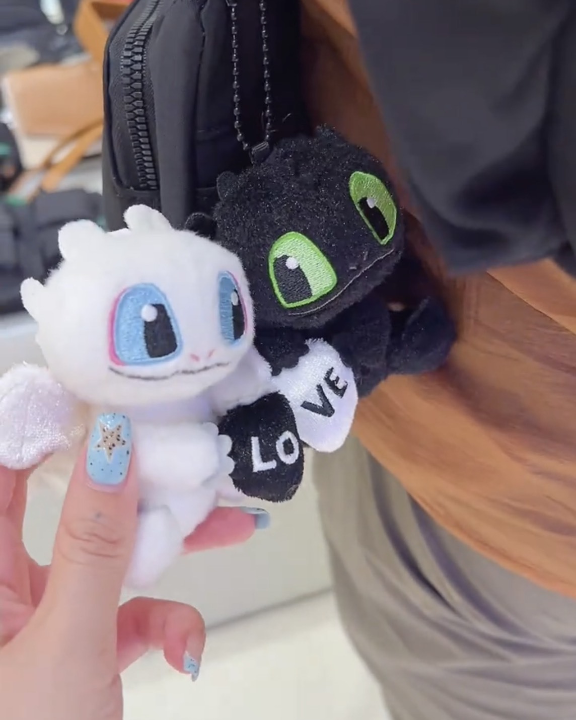 <現貨>環球影城 x POTDEMIEL 馴龍高手 夜煞/光煞 沒牙 磁吸 貼貼 吊飾 一組兩入