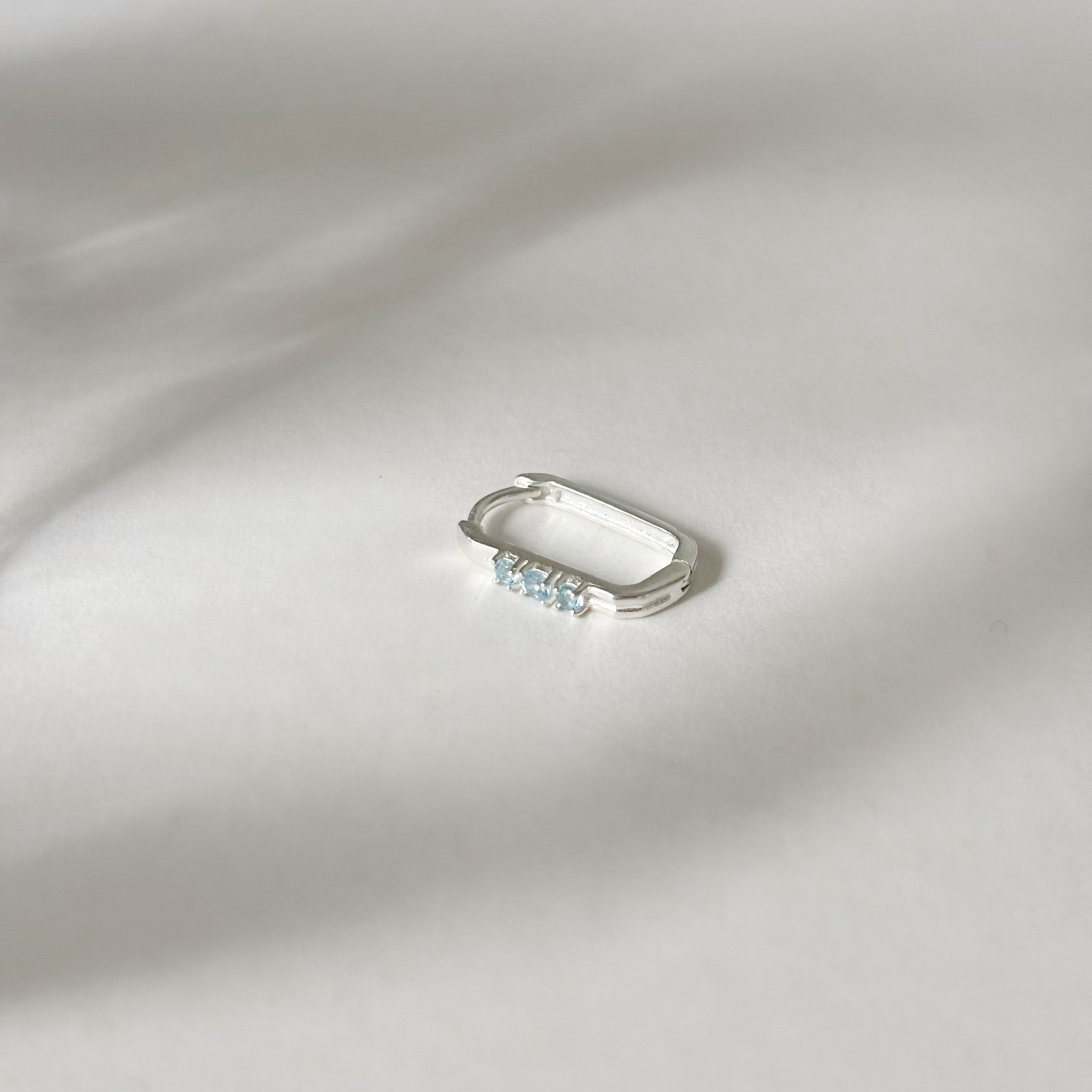 小排托帕石長方耳圈