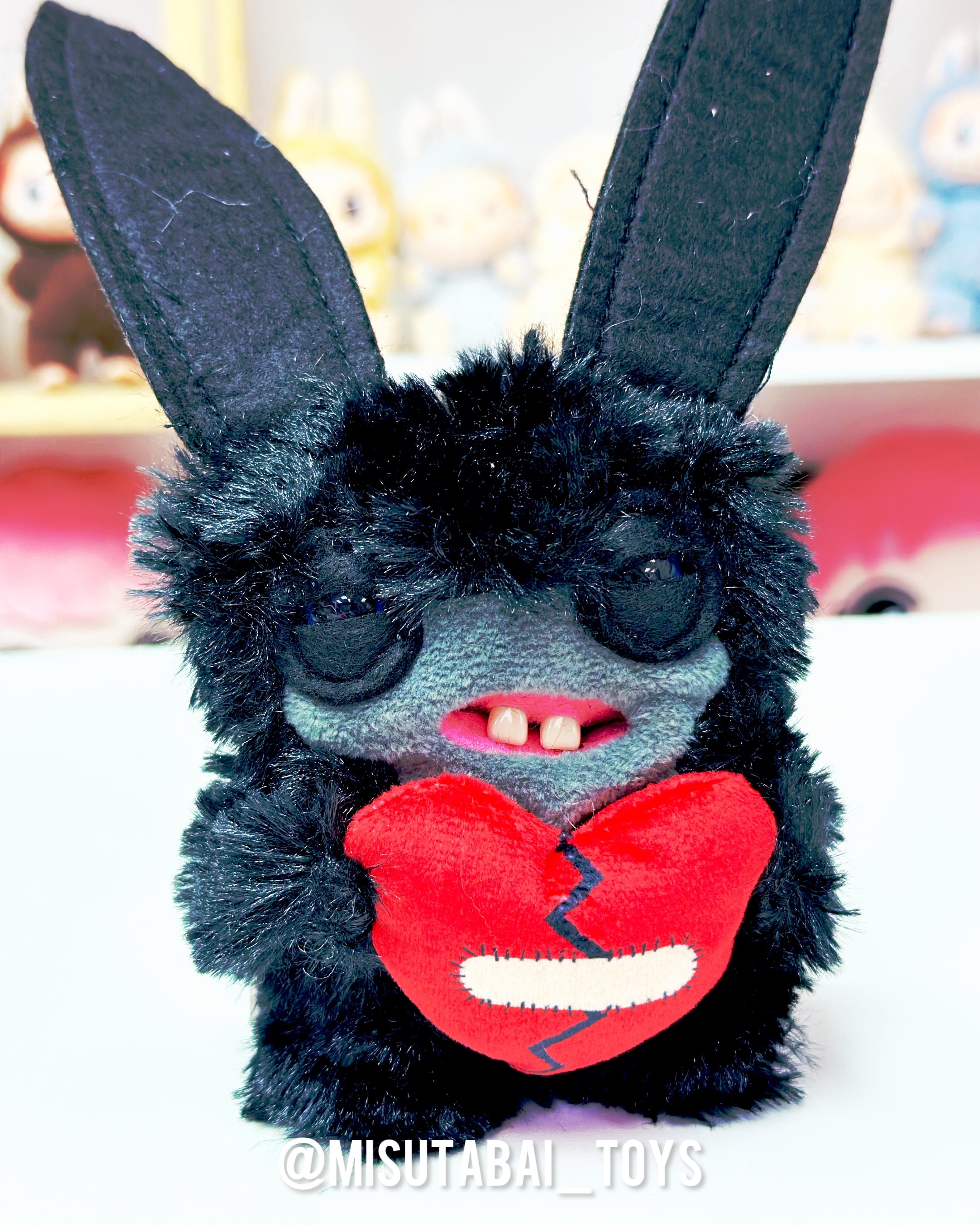 FG74249  FUGGLER KEY RING S5- LORD LONG EARS (BLACK)