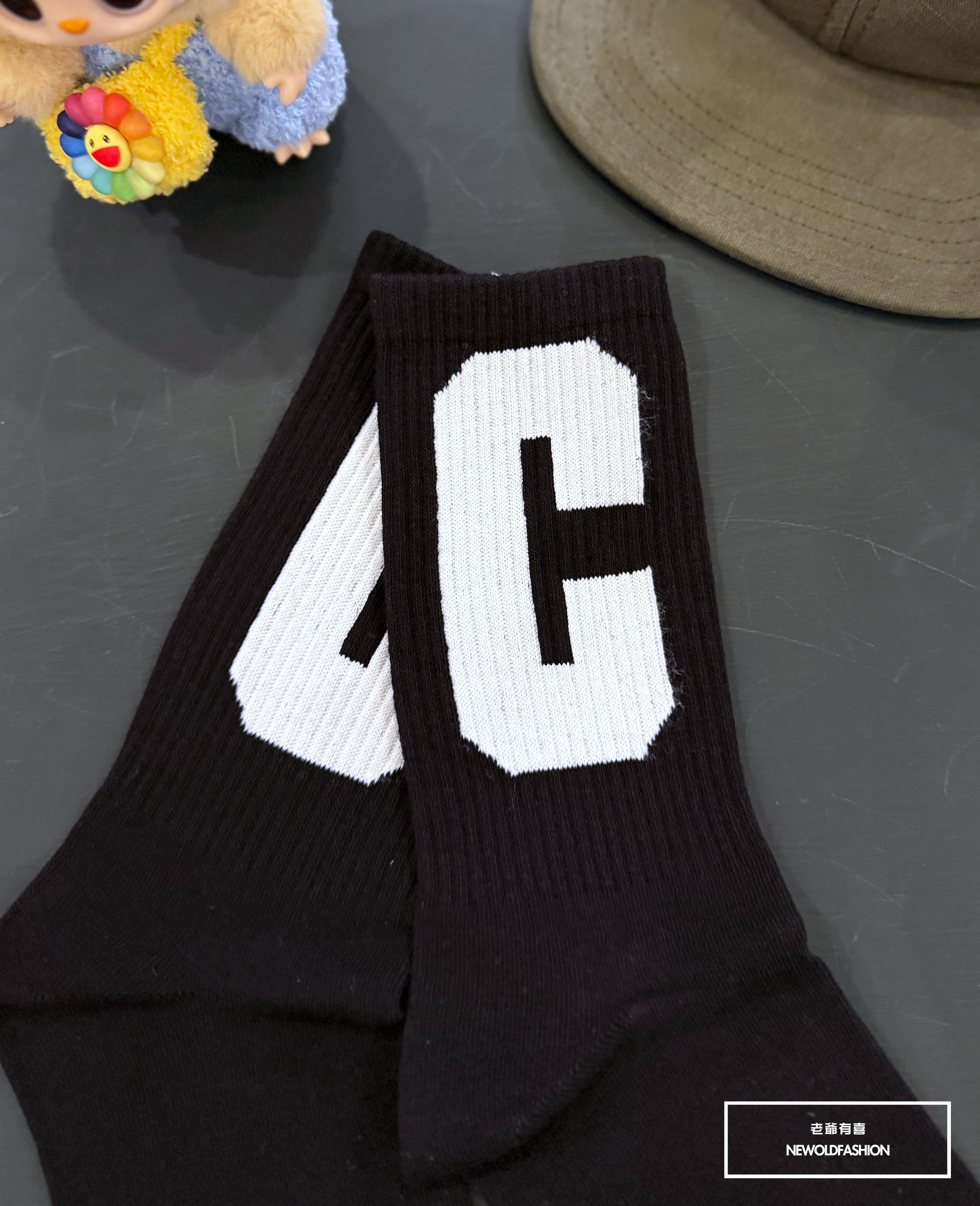 『新品上市』重磅撞色C高筒襪-黑