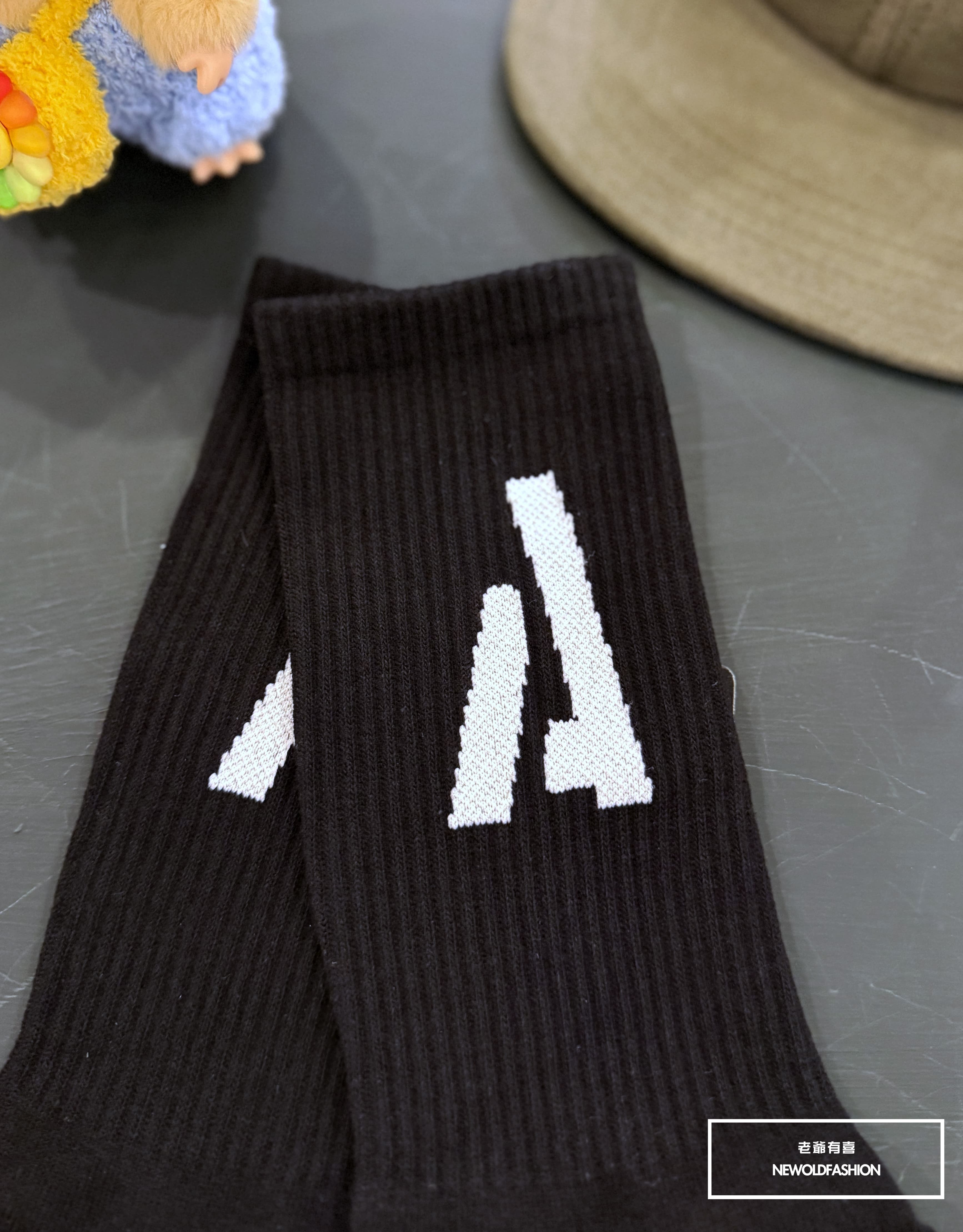 『新品上市』重磅積木A高筒襪-黑