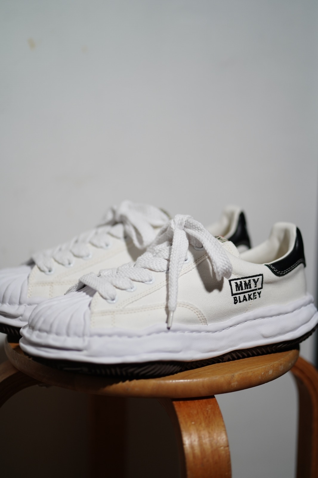 現貨|MMY MAISON MIHARA YASUHIRO BLAKEY OG White