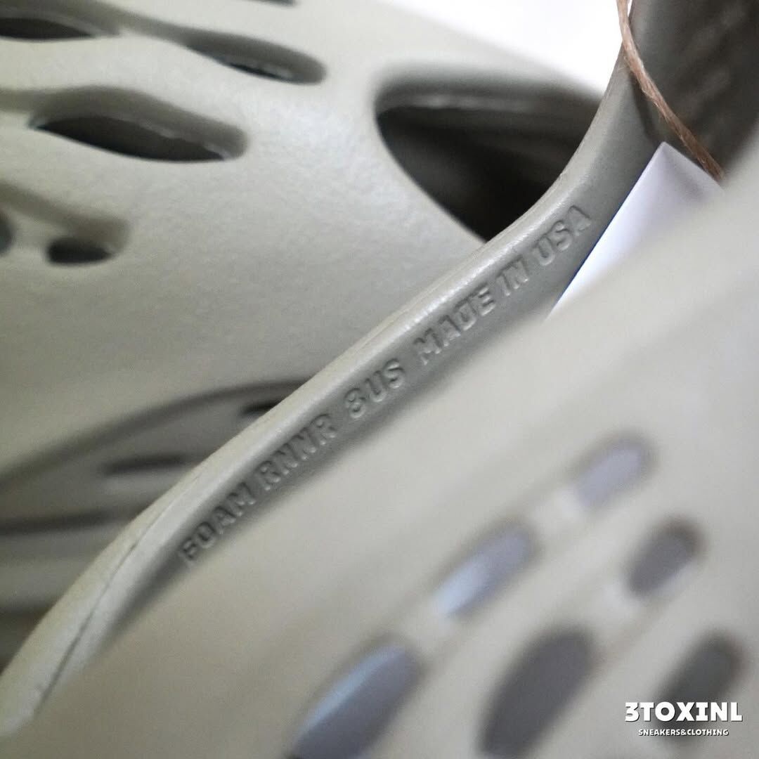 (預訂) Adidas Yeezy Foam RNR - Stone Salt