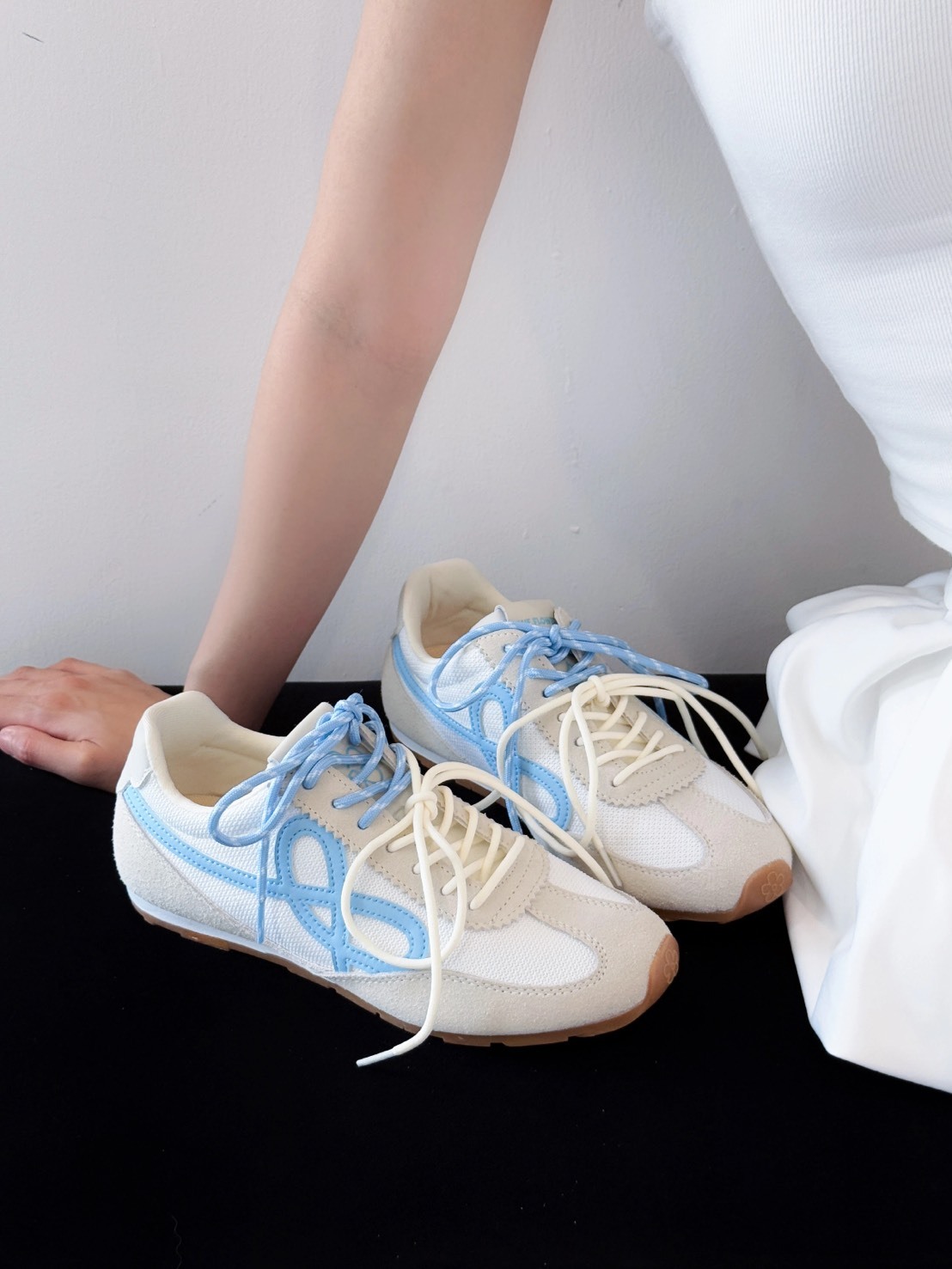 WE FLOWER 法棍小花鞋 白藍 焦糖底